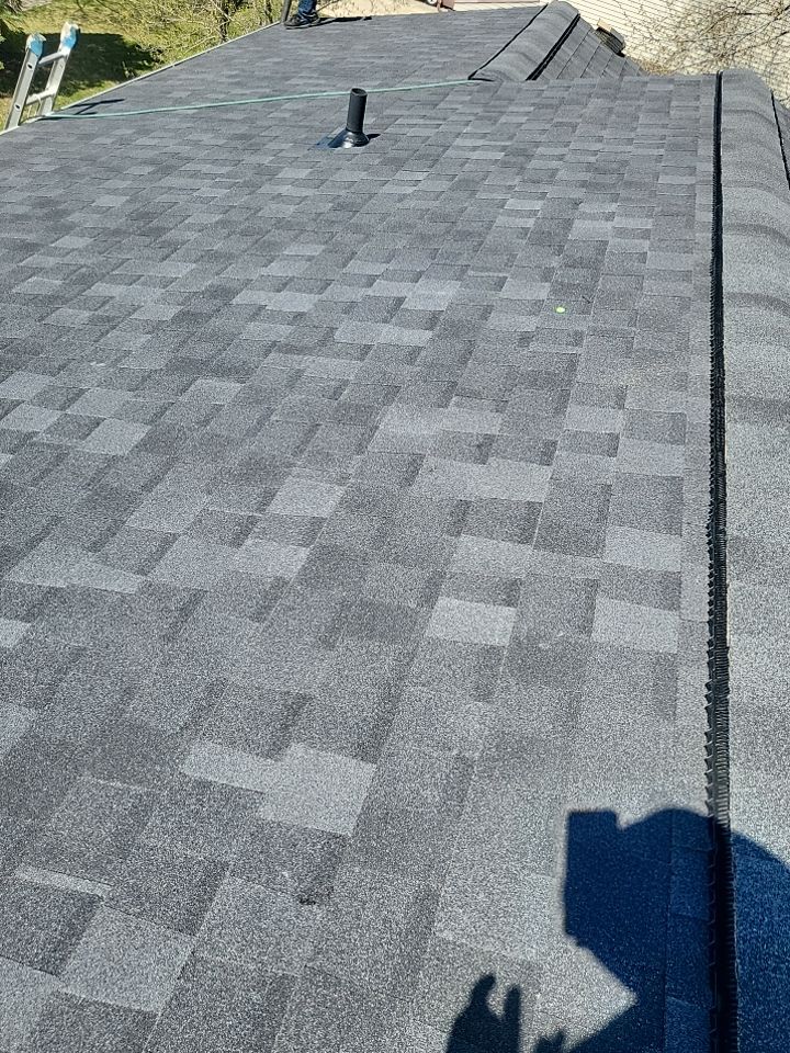 ATLAS PINNACLE COLOR: BLACK SHADOW DRIP EDGE: WHITE by Eagle Eye Roofing