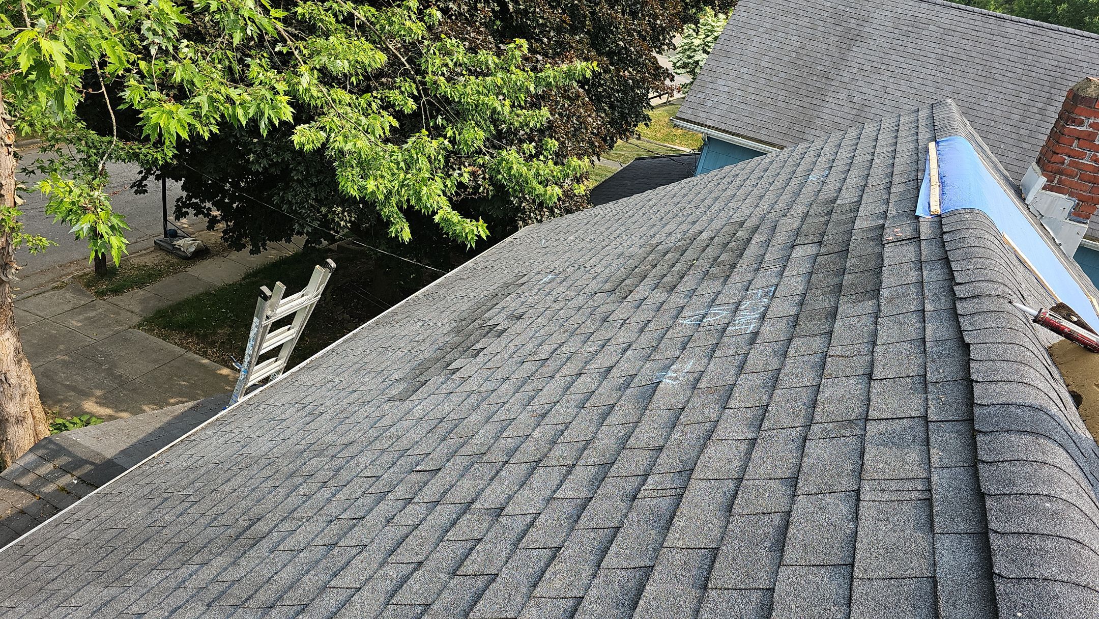 ATLAS PINNACLE COLOR: BLACK SHADOW by Eagle Eye Roofing