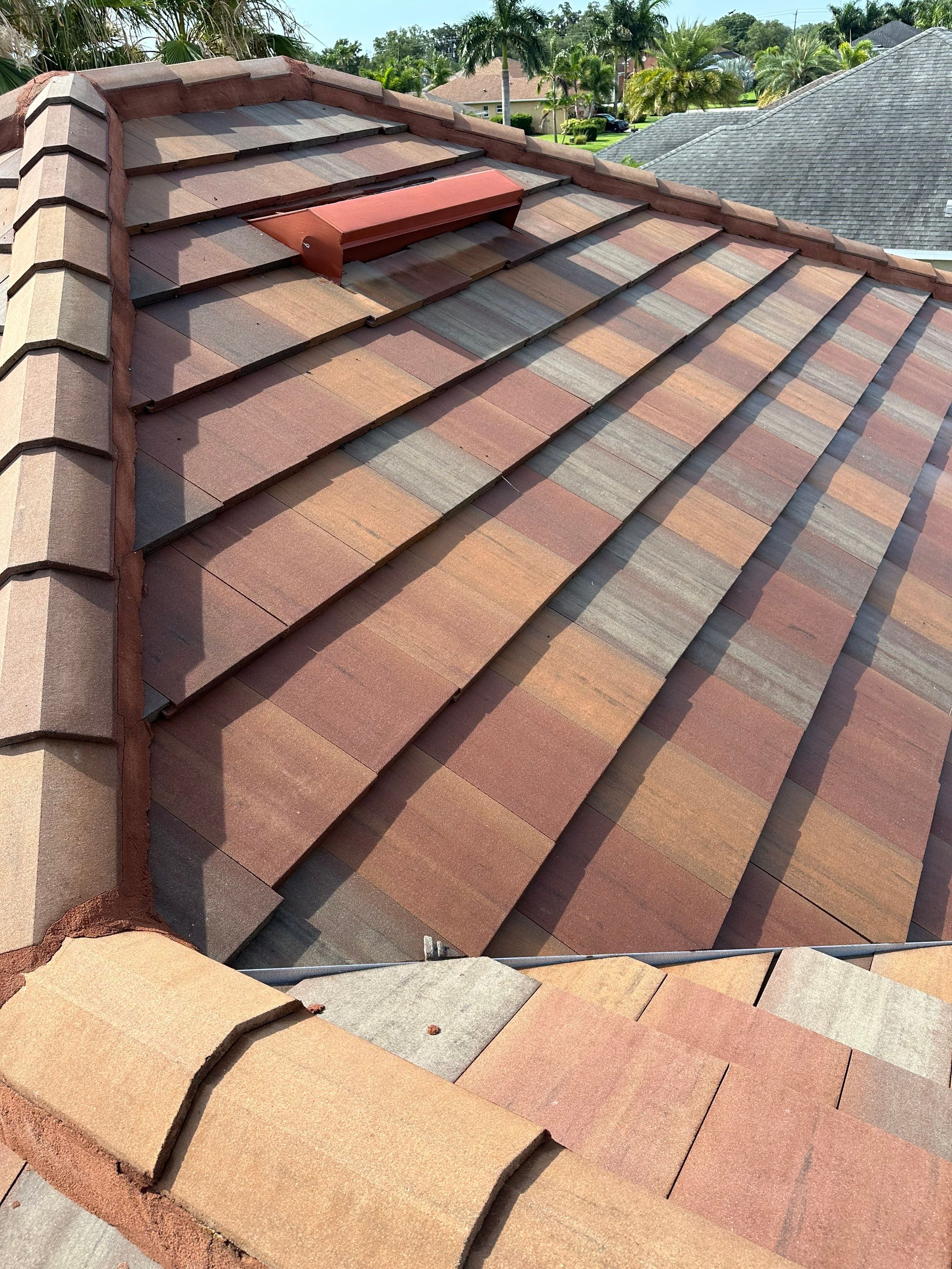 🏡 Tile Roof Cleaning – Gamble Creek Estates, Parrish, FL by Sunshine AquaWash