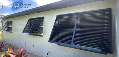 Decorative Bahamas in Jet Black 