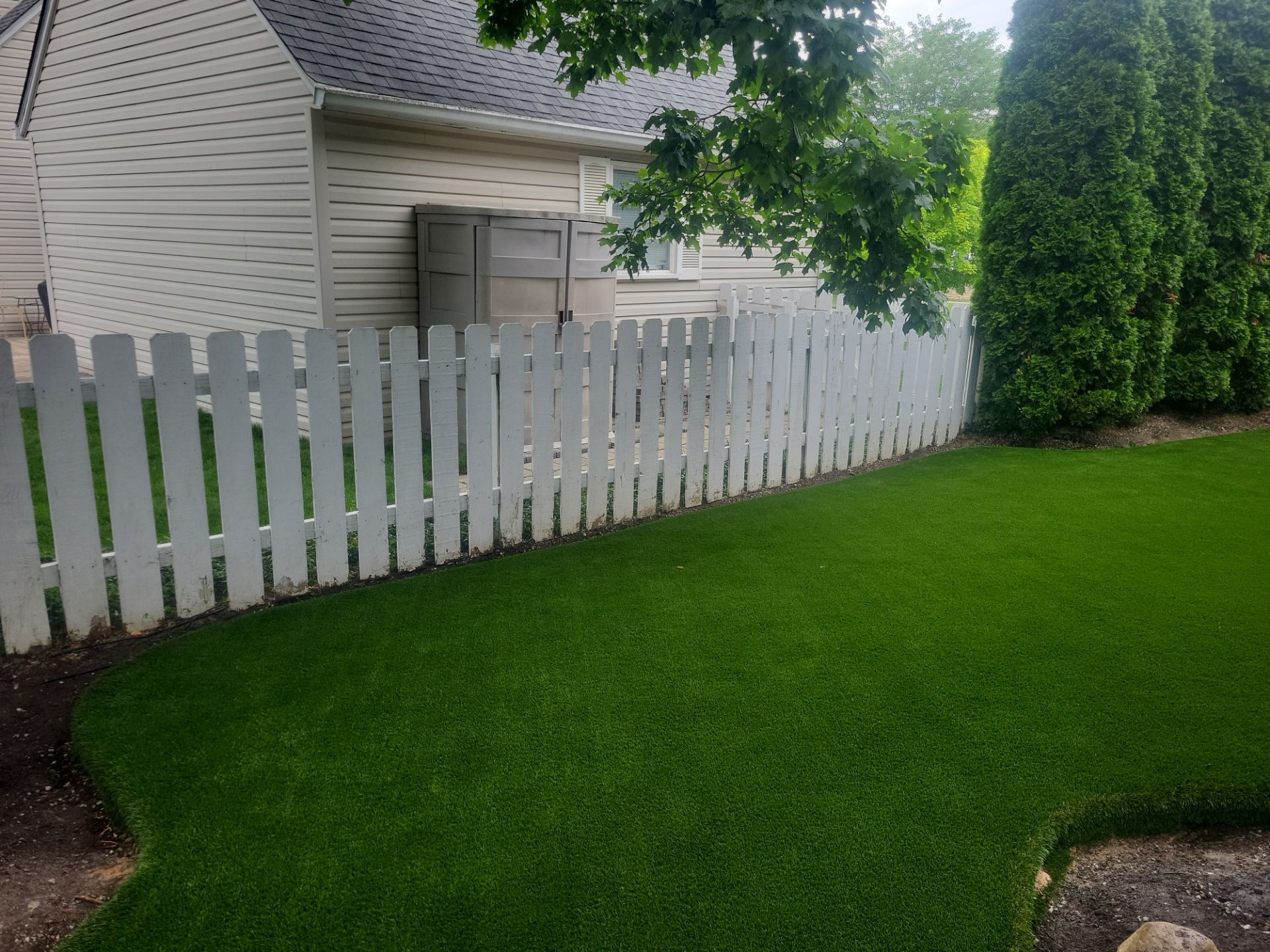 Custom Synthetic Lawn and Putting Green Installation in Upper Arlington by Southwest Greens Midwest