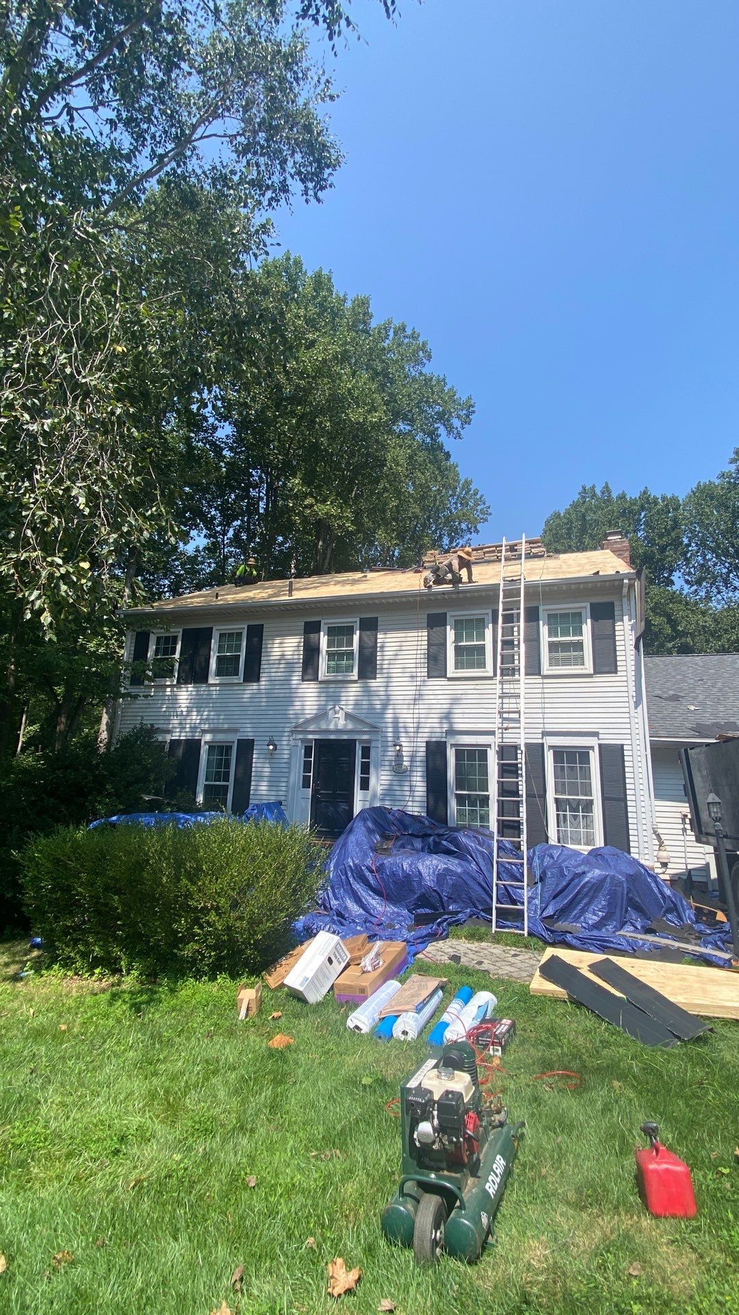 Oakton: Residential Roof Replacement with CertainTeed Landmark Designer Shingles in Pewter by RM Banning, Inc.