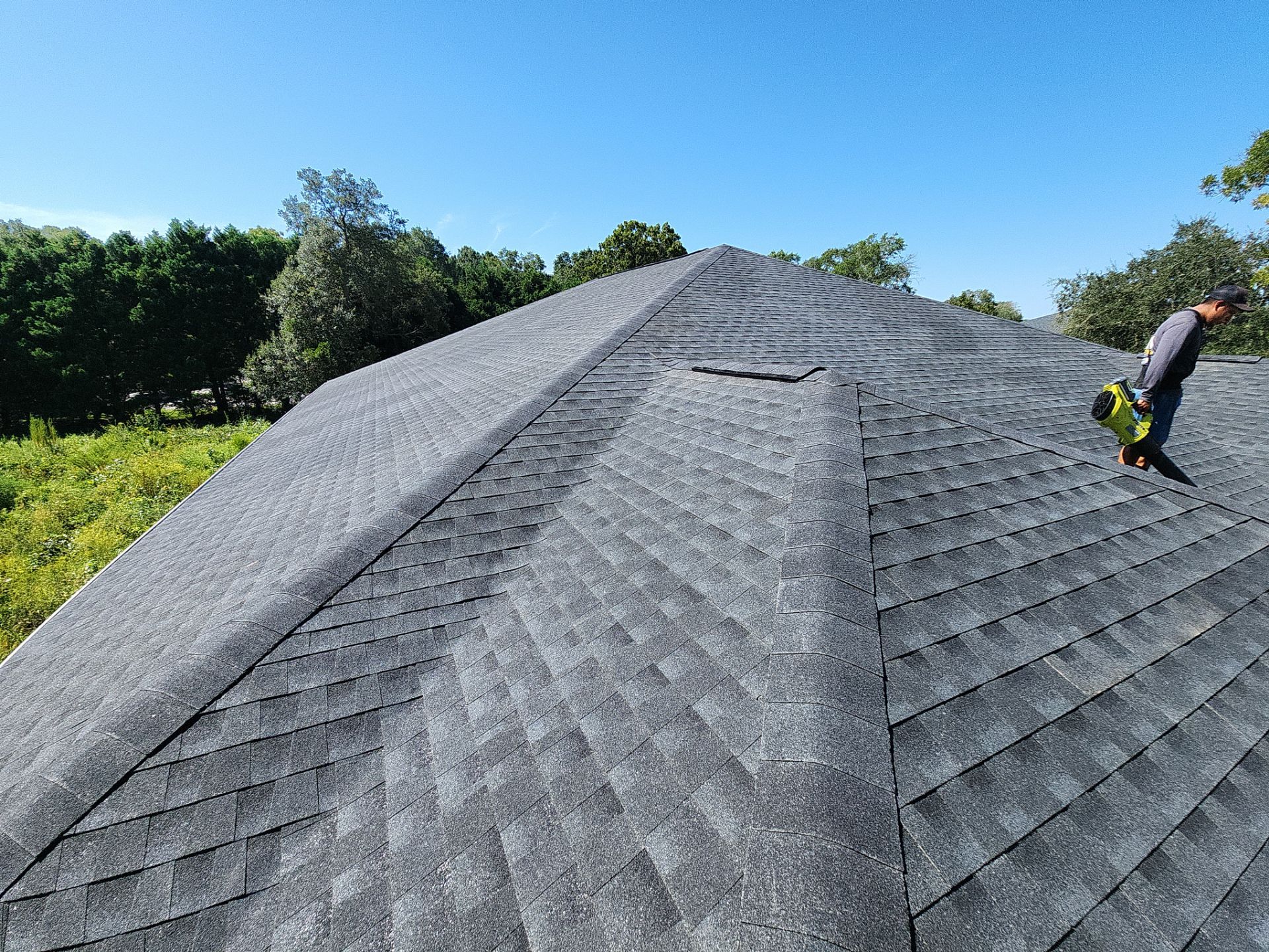 GAF HDZ - Charcoal by Linta Roofing Inc