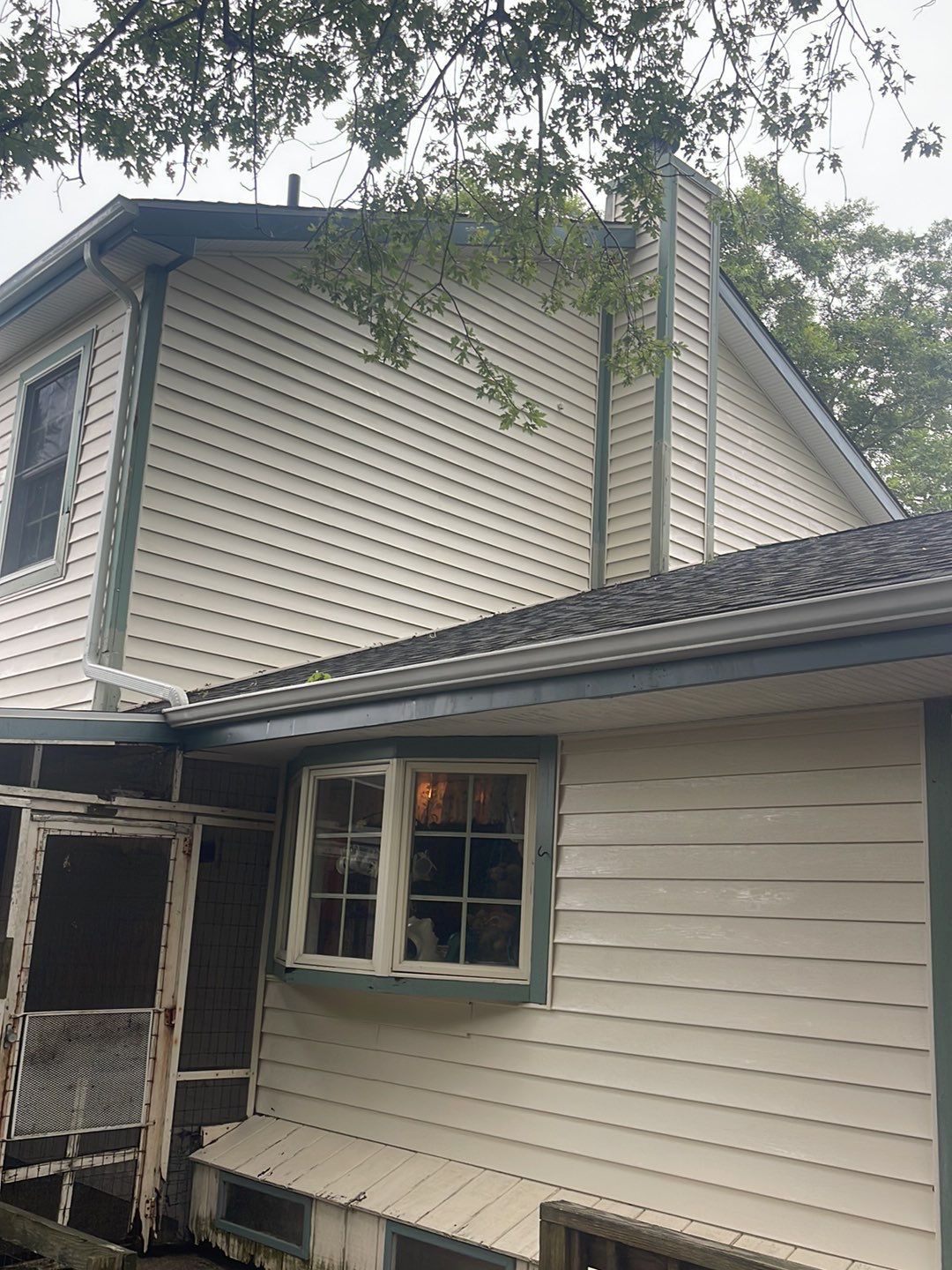 Deck Cleaning & House Wash by SJ Exterior