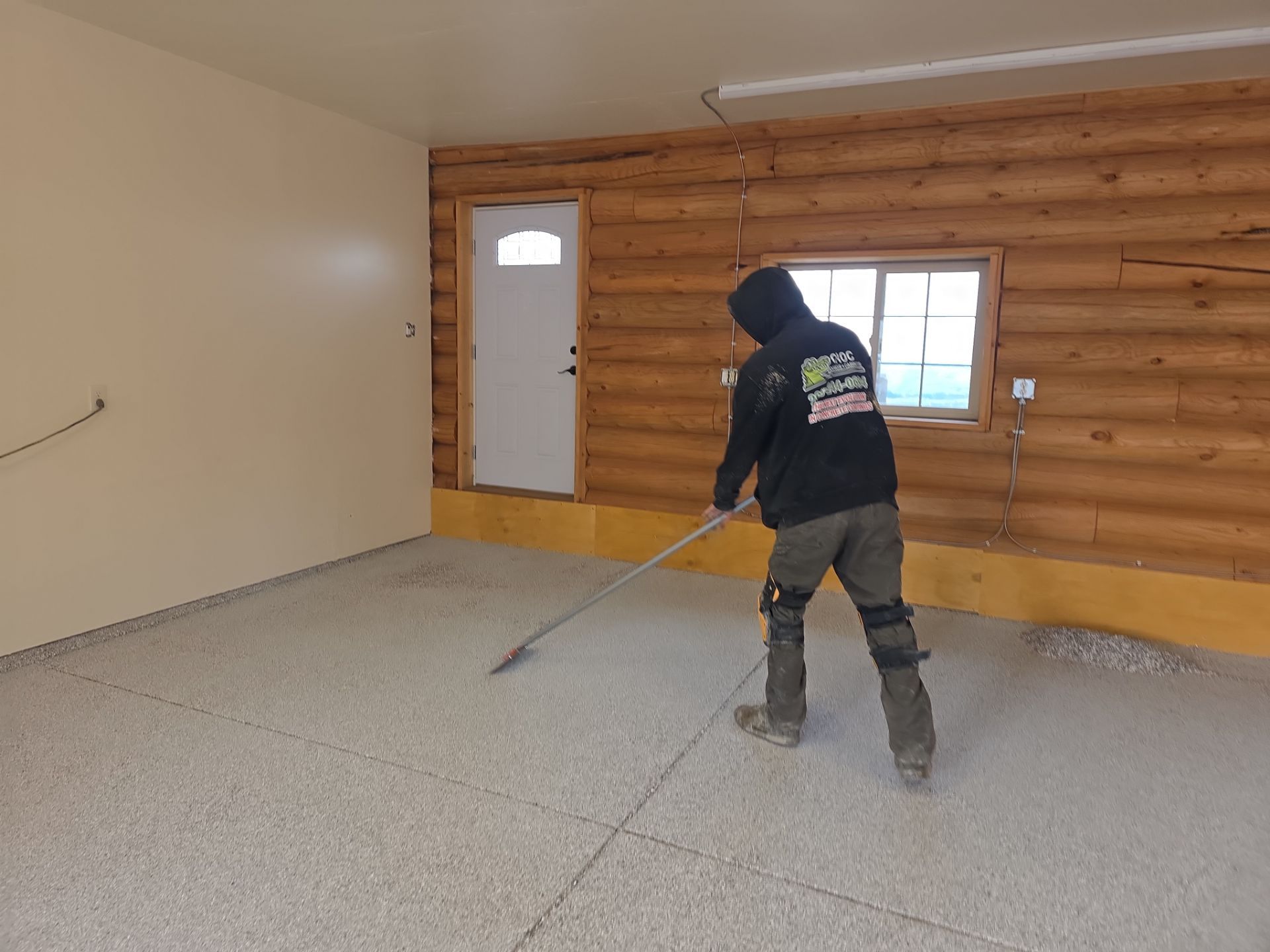 Polyurea Flake Floor Coating for Garage and Exterior Patios in Mica by Croc Coatings, LLC