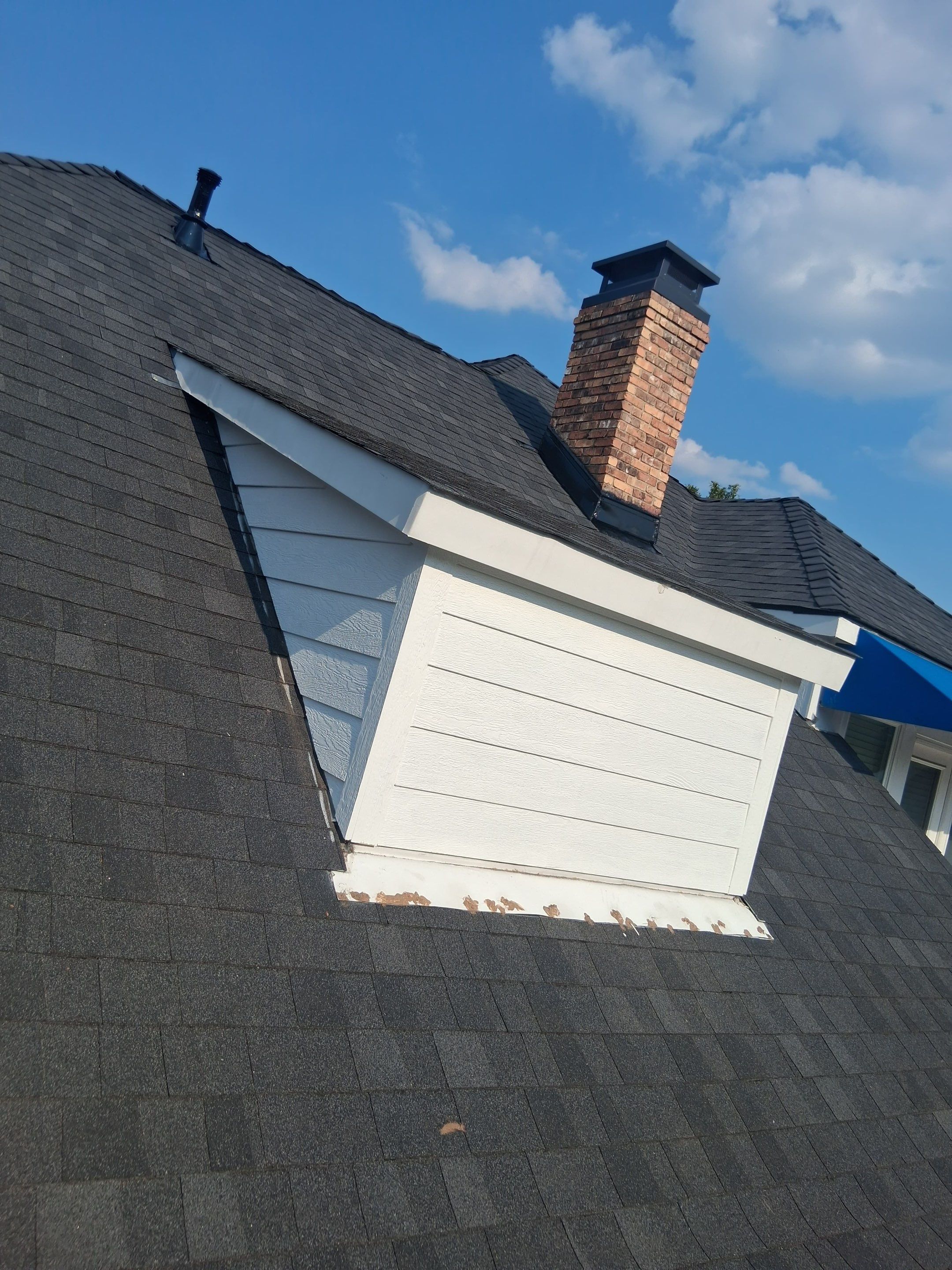Project in Addison  by Armor Roofing | Exteriors