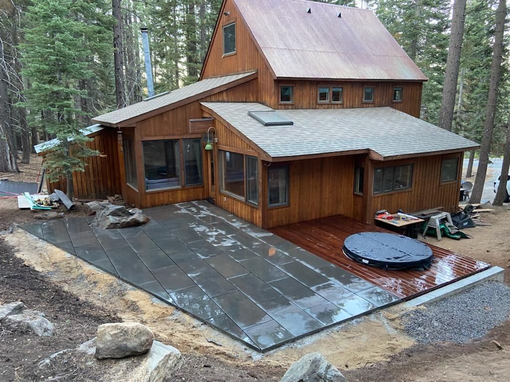 Deck/Patio by The Tahoe Tradesman