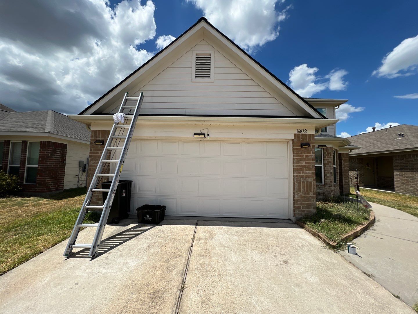 OC Duration Moire Back by HHH Roofing & Construction