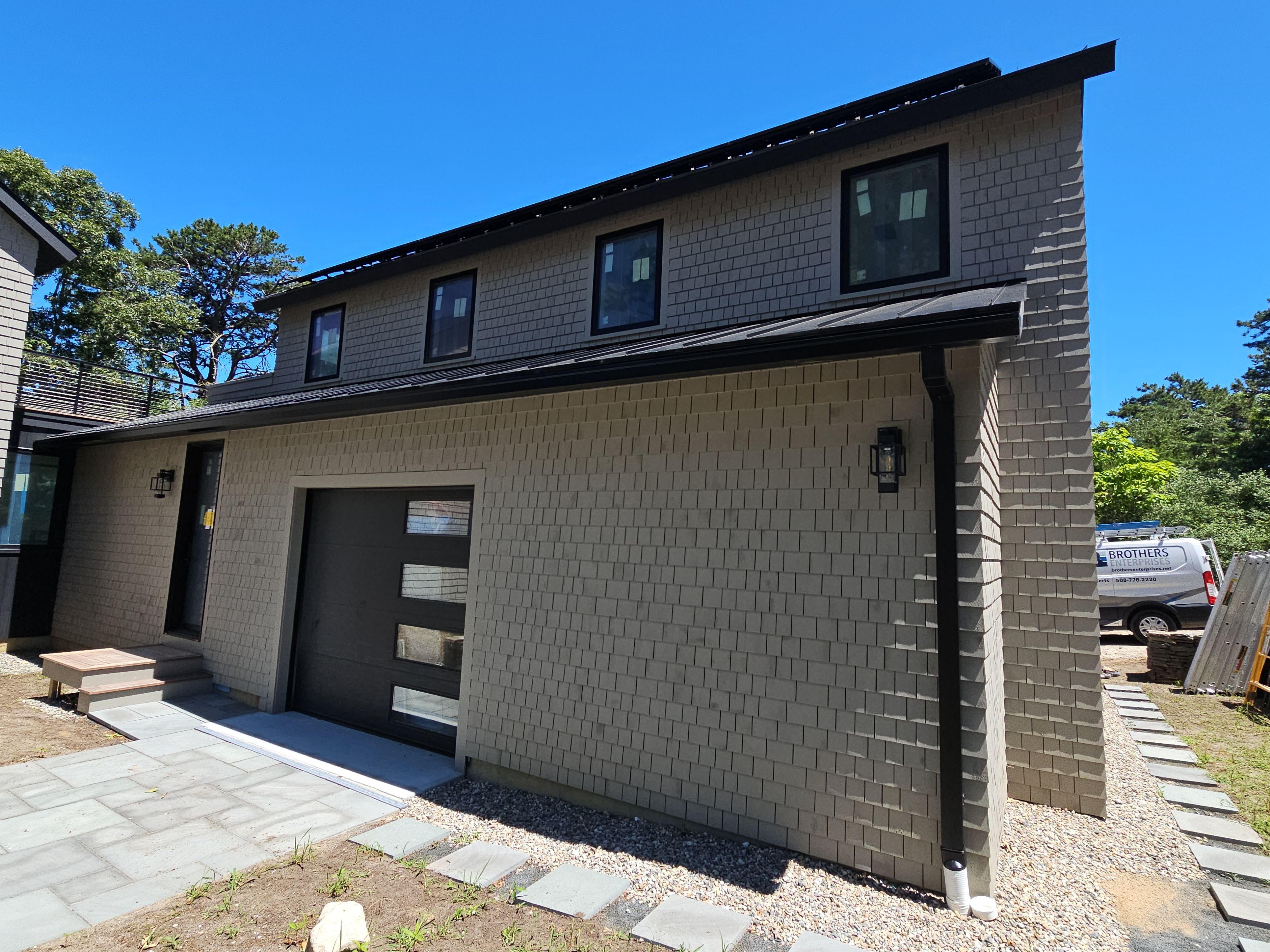 Gutter Installation using 6" Box Style Aluminum Gutter by Gutter Pro Enterprises