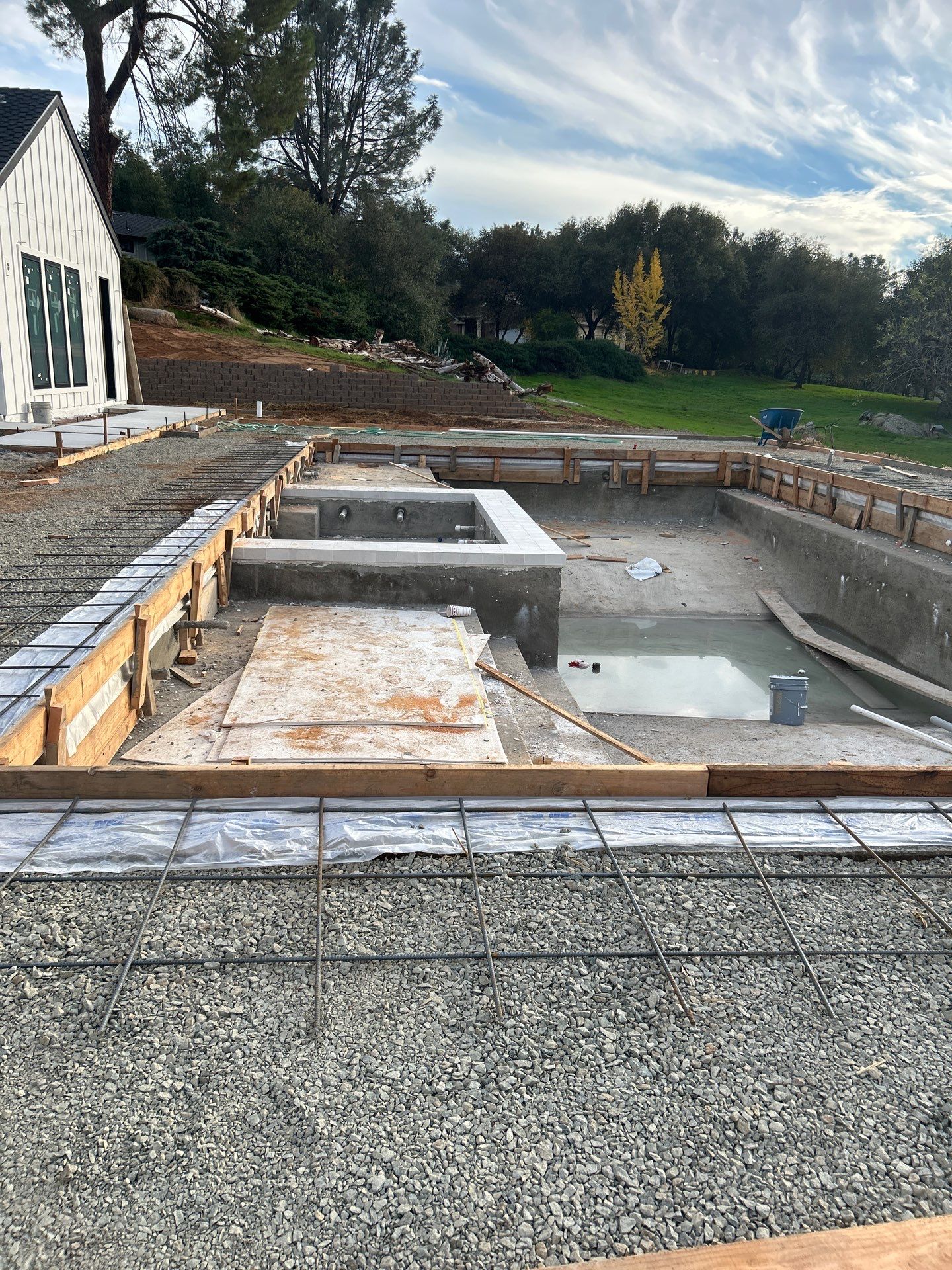 High Cliff by Dolphin Pools and Spas