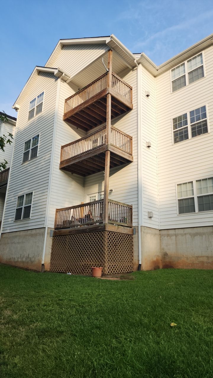 Appartment cleaning by Power Wash Masters LLC