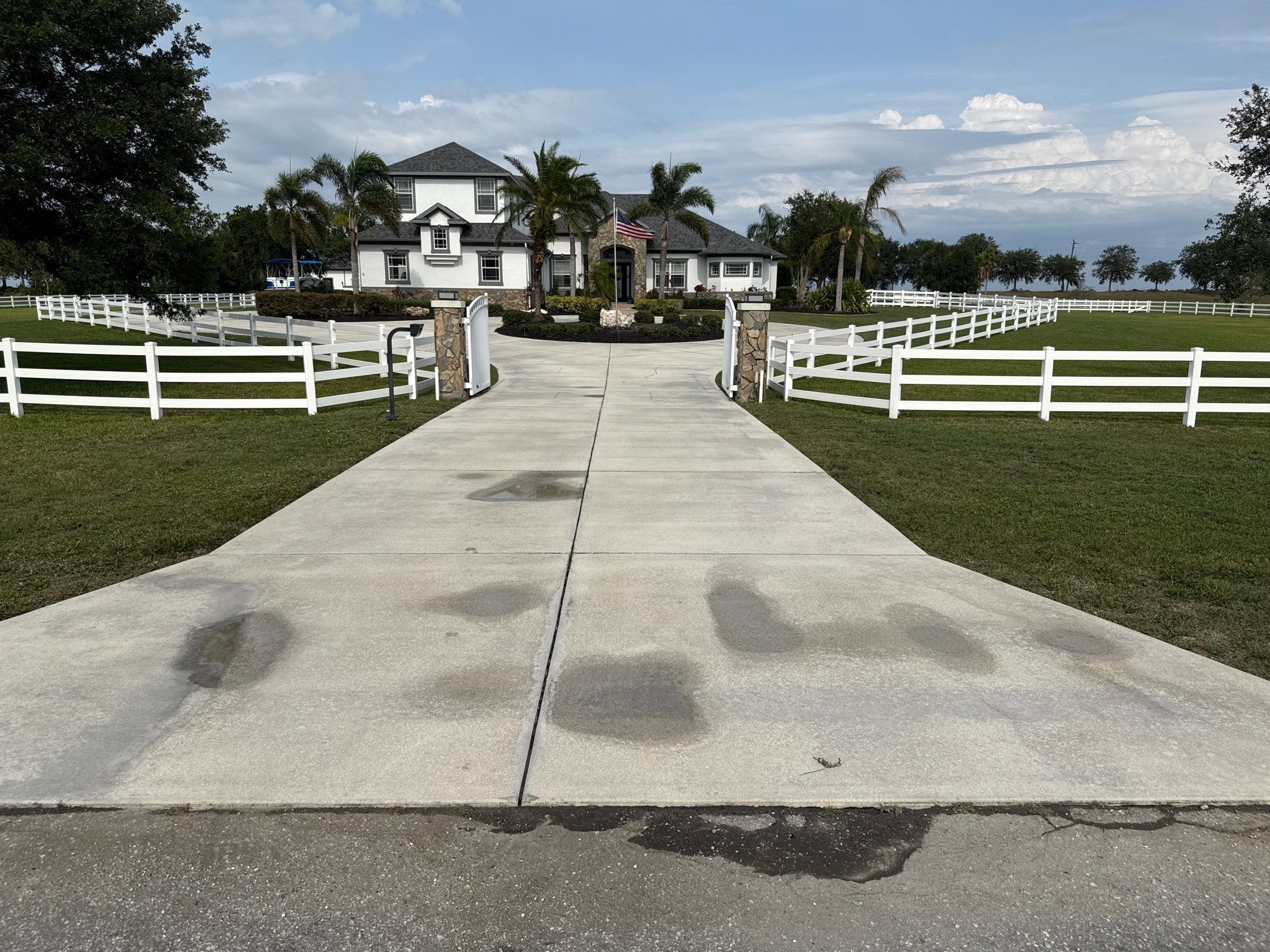 Comprehensive Exterior Cleaning for 2-Story Home in Foxbrook Community – Parrish, FL by Sunshine AquaWash