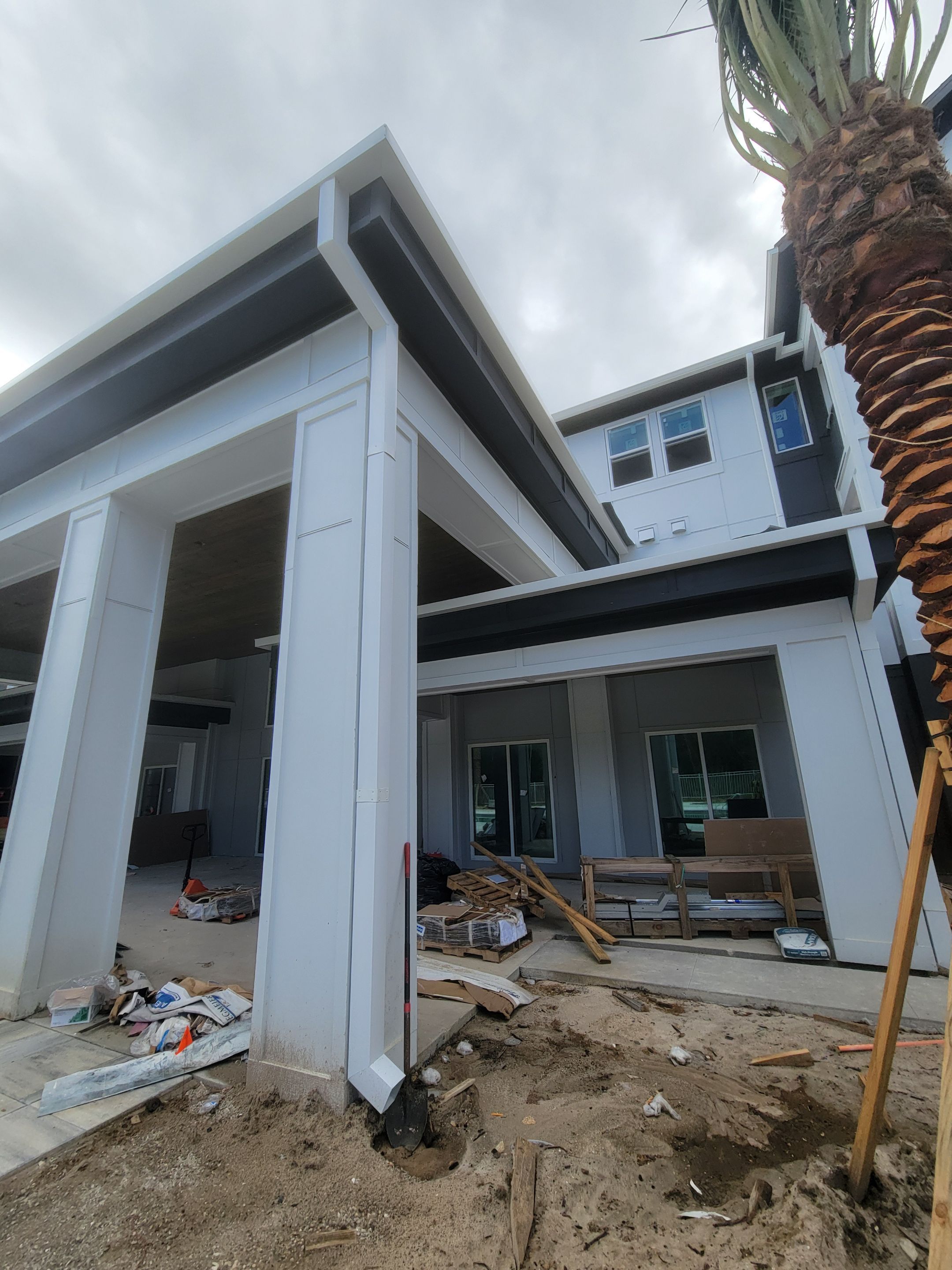 7-Inch Seamless Gutters for Large Roofs in Daytona Beach FL by Gutter Professors