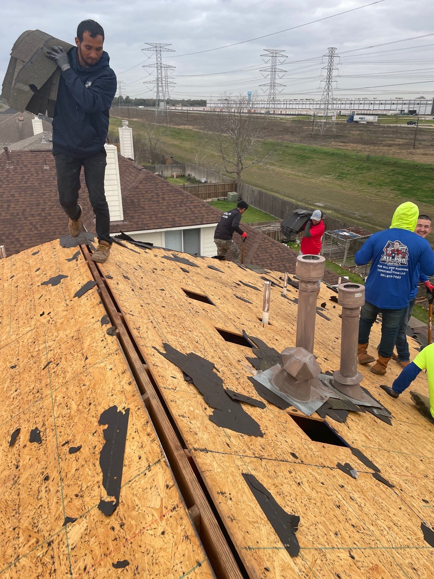 Residential Roofing Installation using Owen's Corning Duration (Lifetime) Shingles by Roof Repair Company