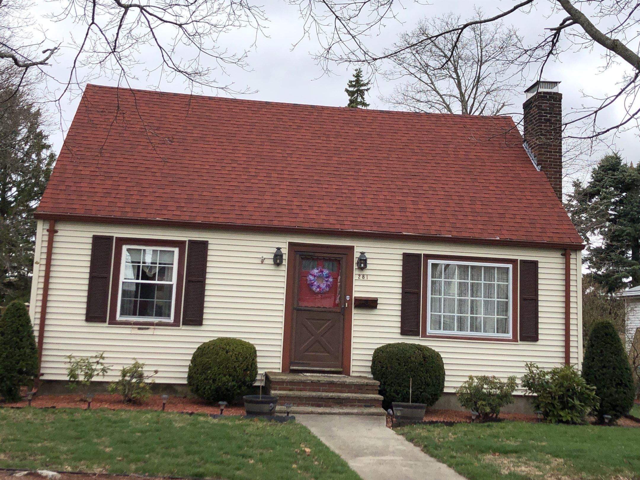 Red Oak Roofs by Pinnacle Roofing & Skylights