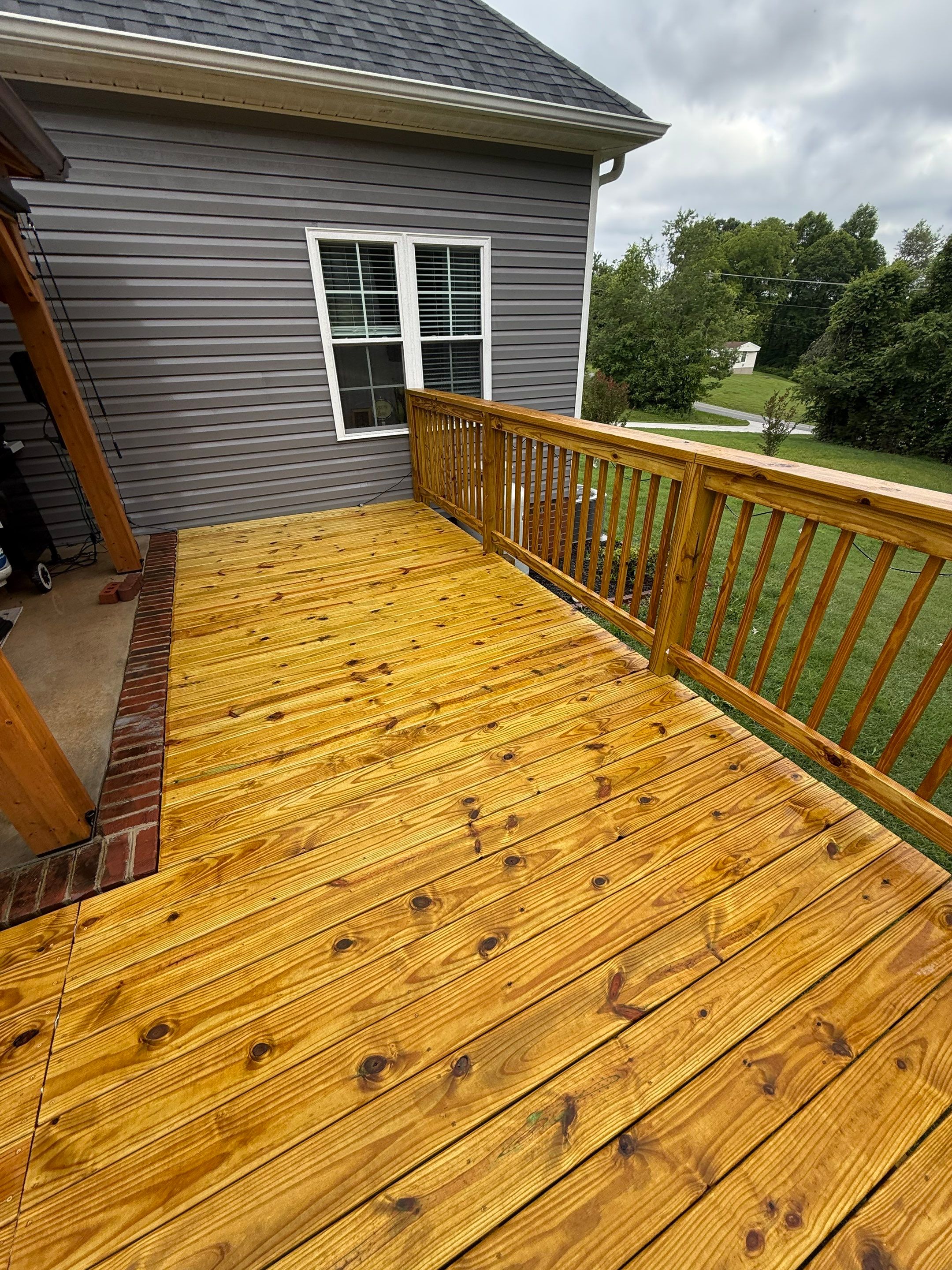 Wood Deck using Wood Sealant by DuraSeal
