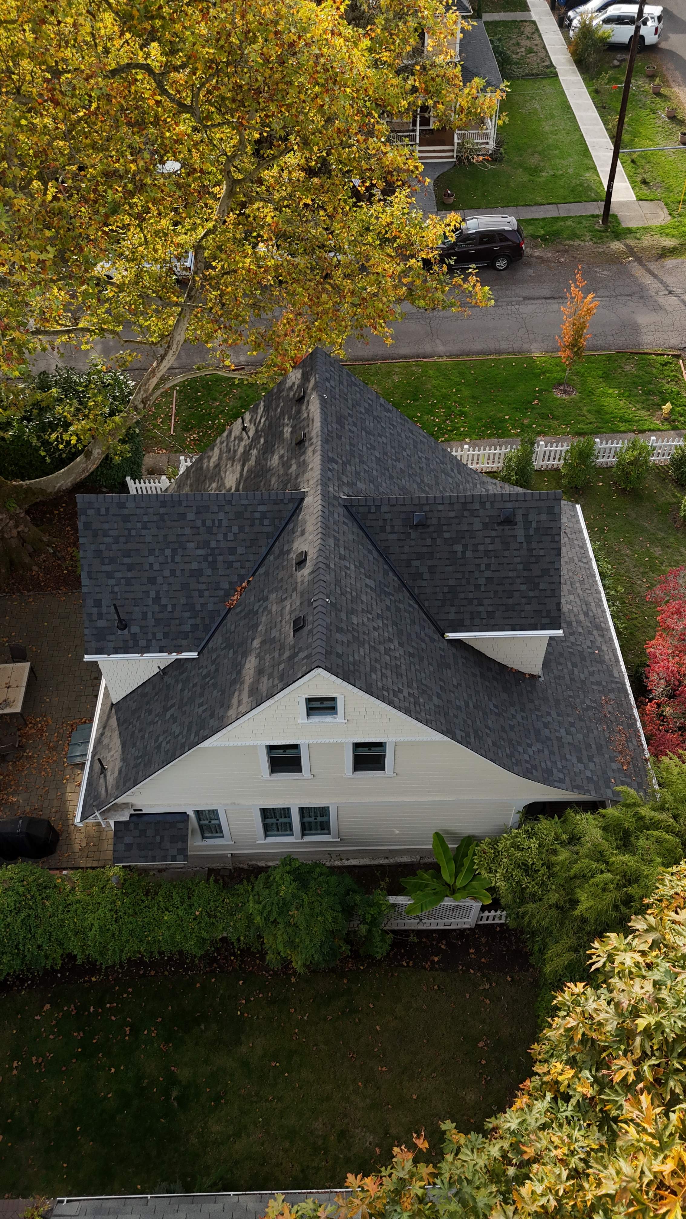 Williamsburg Gray | Roof Replacement in West Linn, OR 97068 by Valiant Roofing, LLC