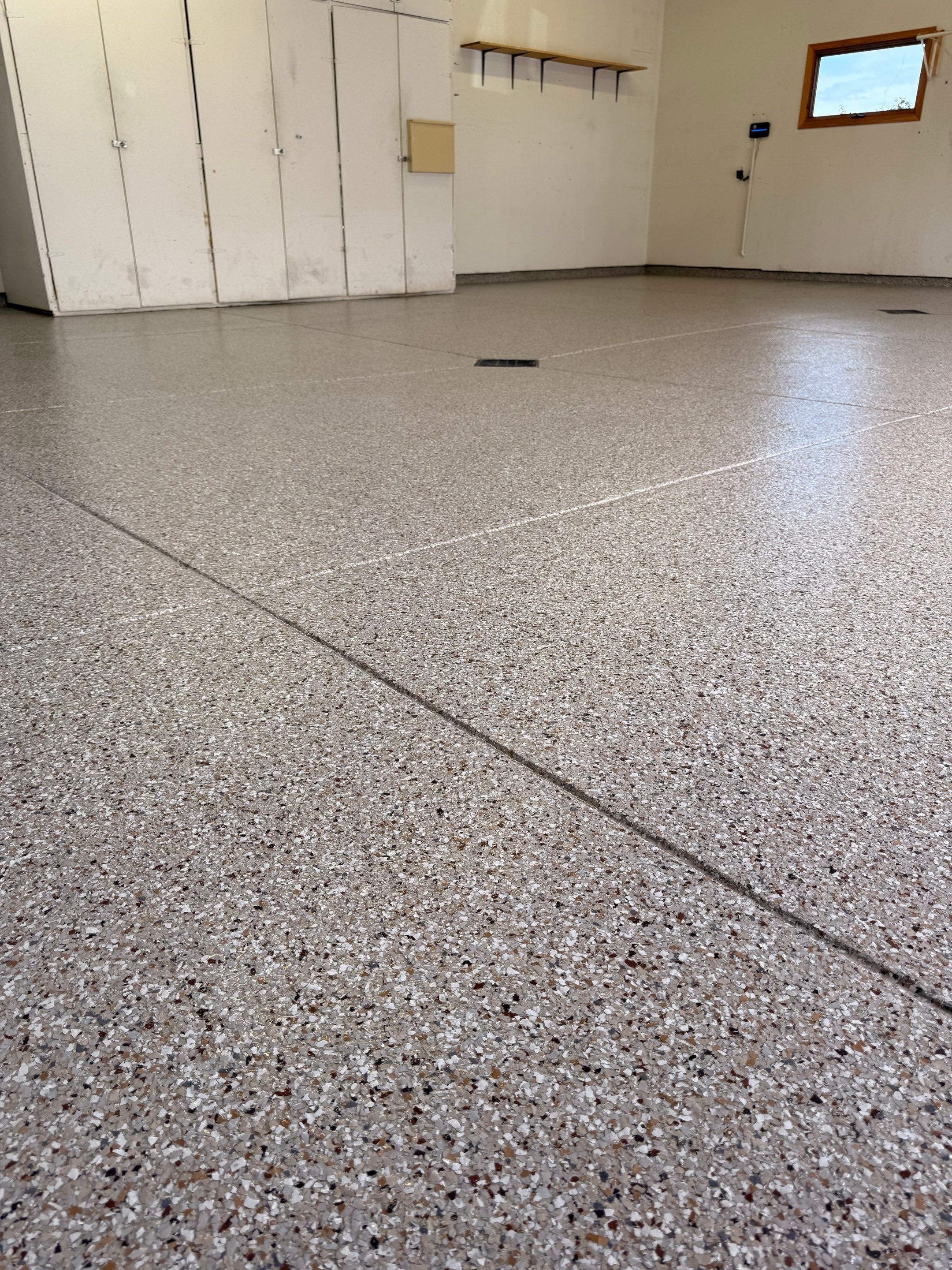 Rae’s Creek 1/4” by Granite Garage Floors