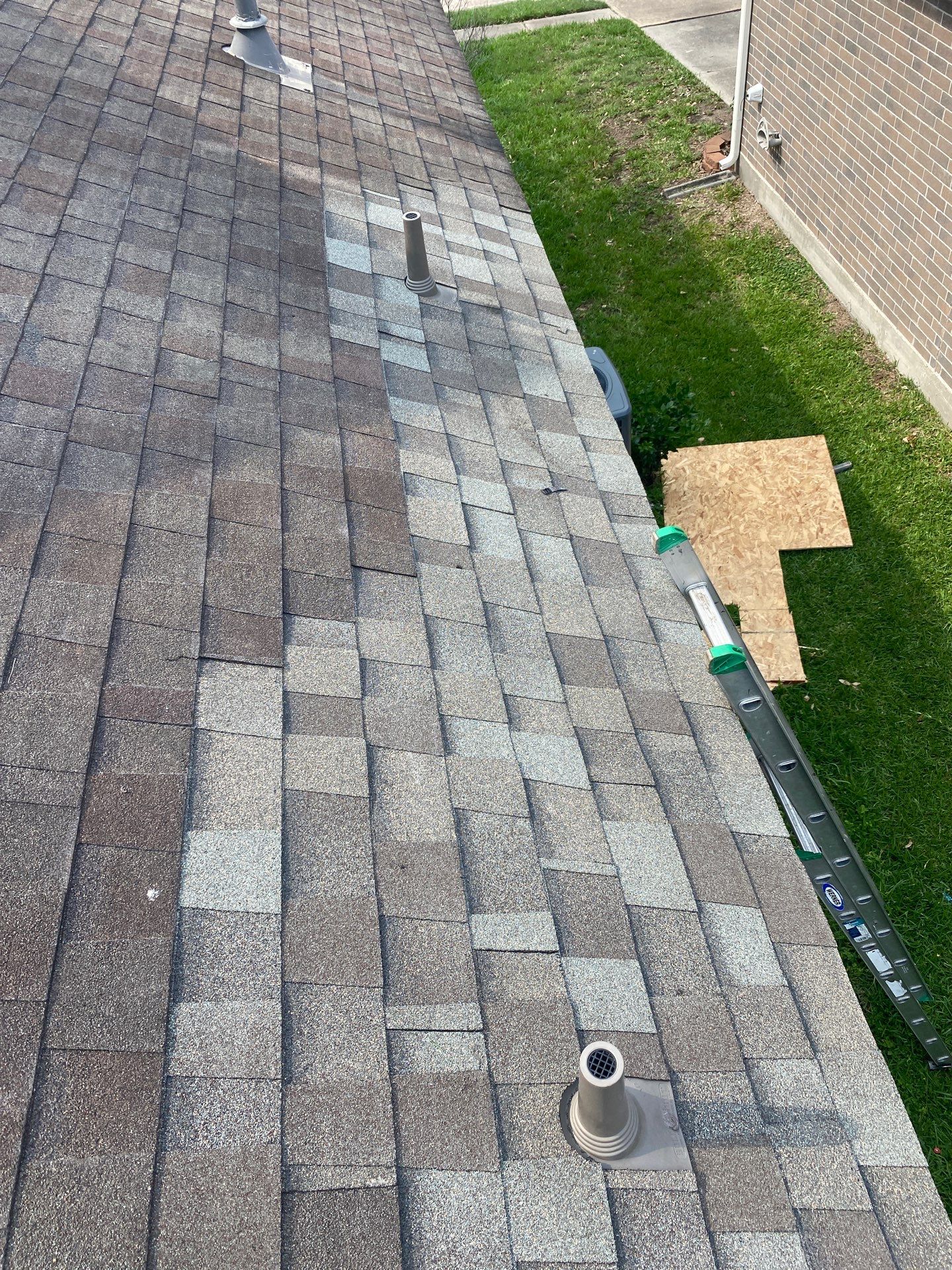 Hail Damage using Owen's Corning Duration (Lifetime) Shingles by Roof Repair Company