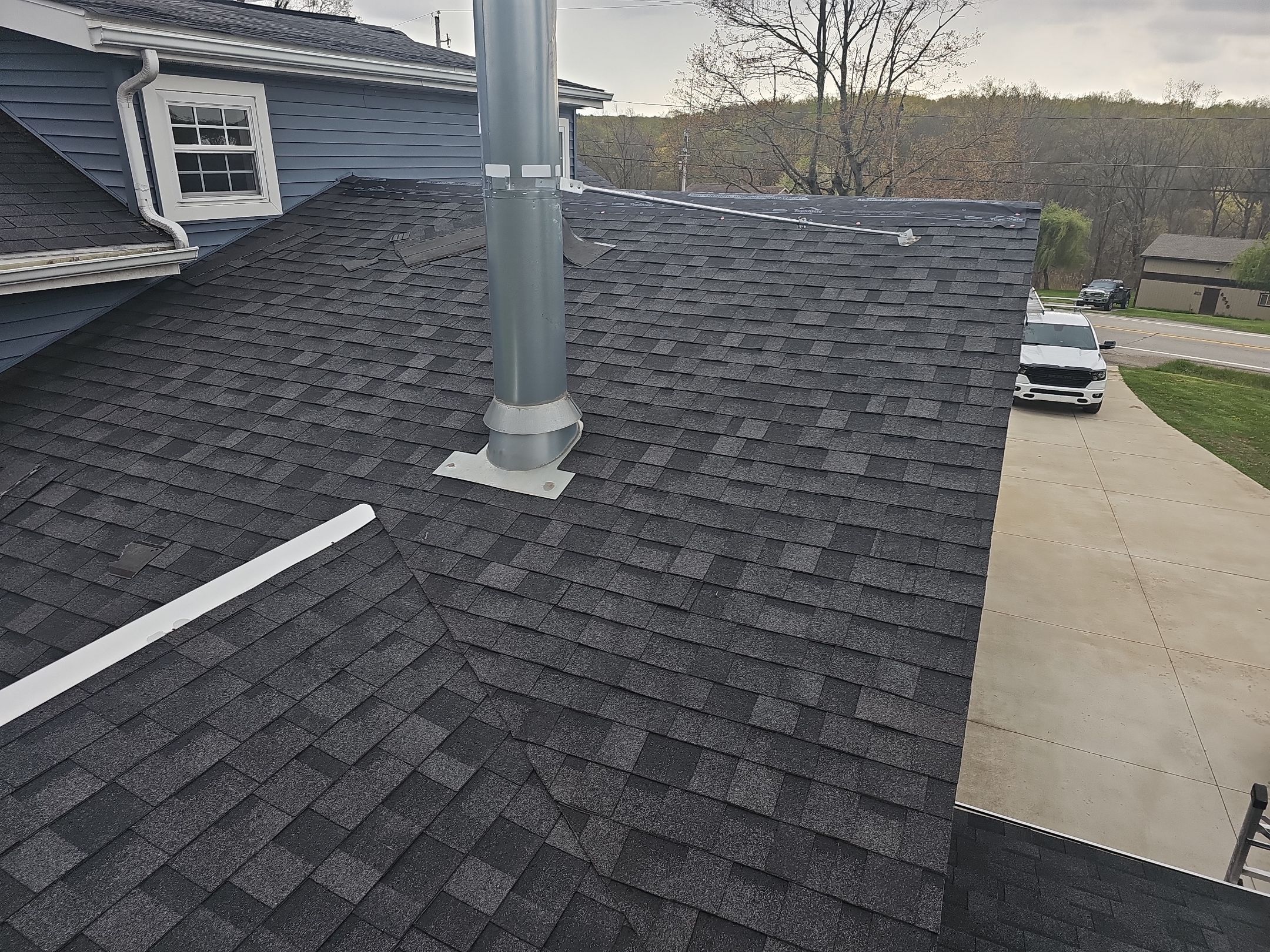 ATLAS PINNACLE COLOR: PRISTINE BLACK by Eagle Eye Roofing