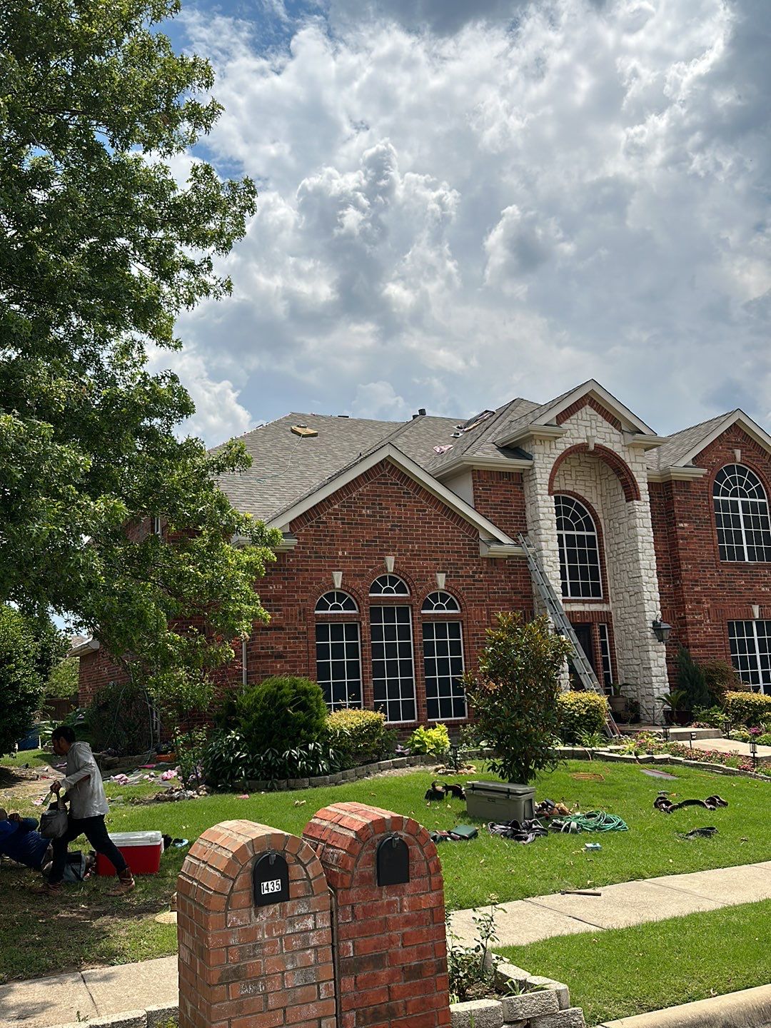 Pioneer Roofing featured photo.