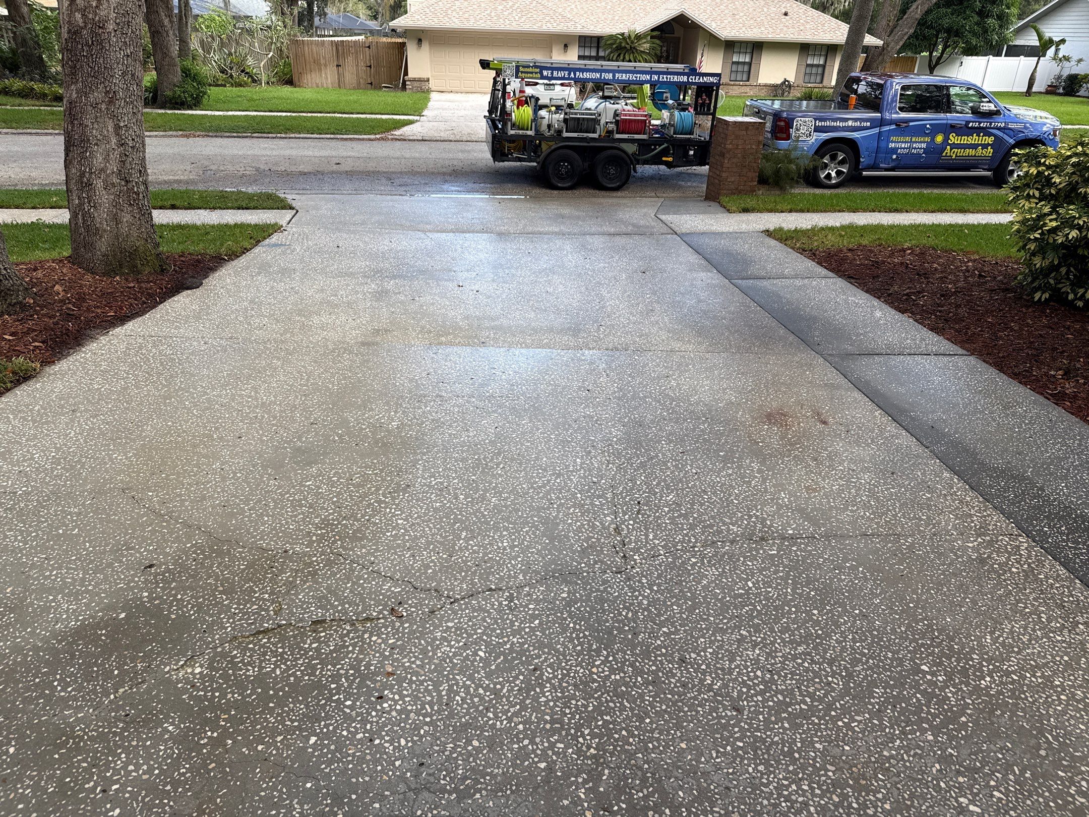 Concrete Driveway & Sidewalk Cleaning in Valrico, FL by Sunshine AquaWash