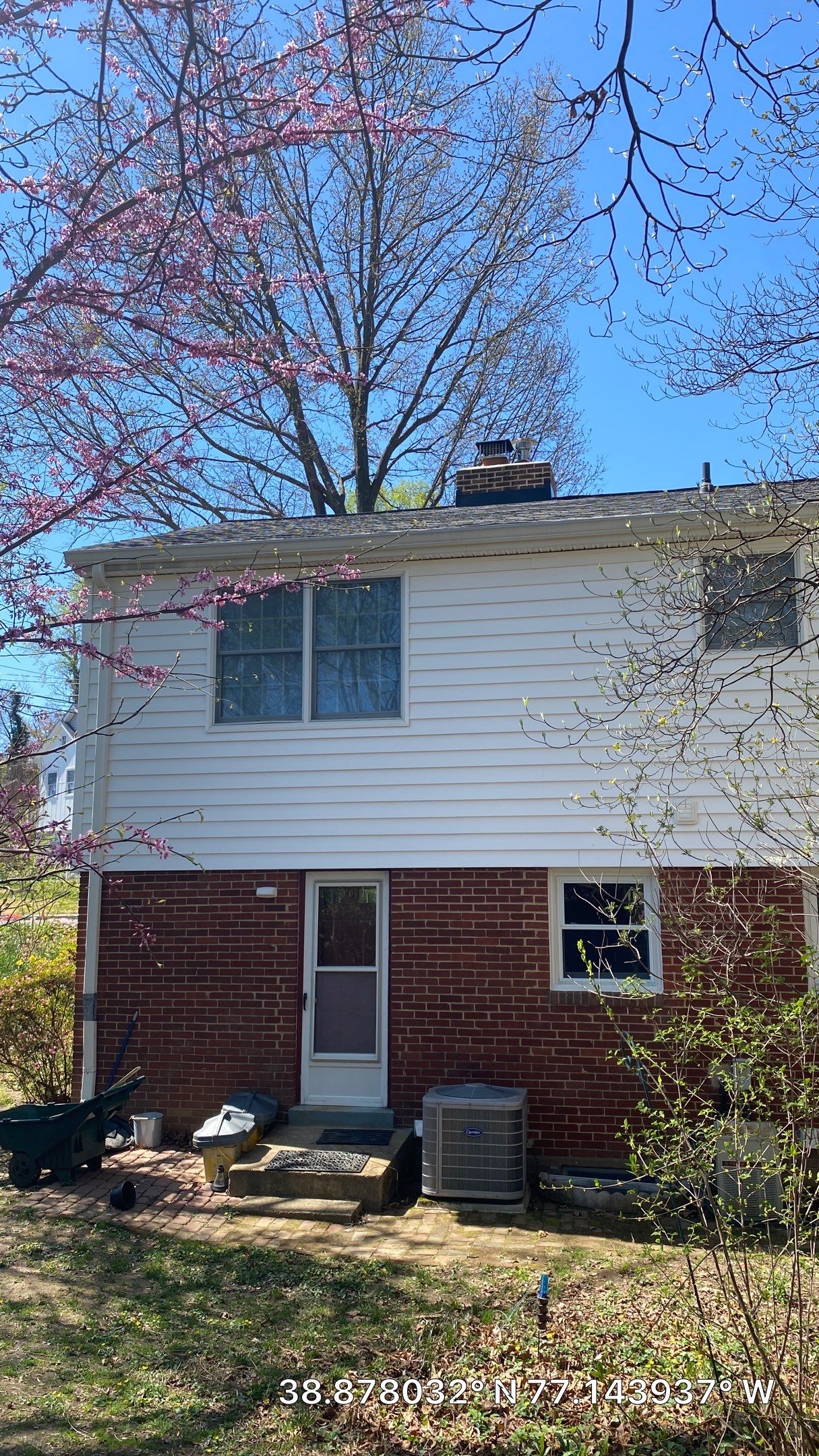 Arlington: CertainTeed Landmark Pro Designer Shingles in Max Def Georgetown Gray by RM Banning, Inc.