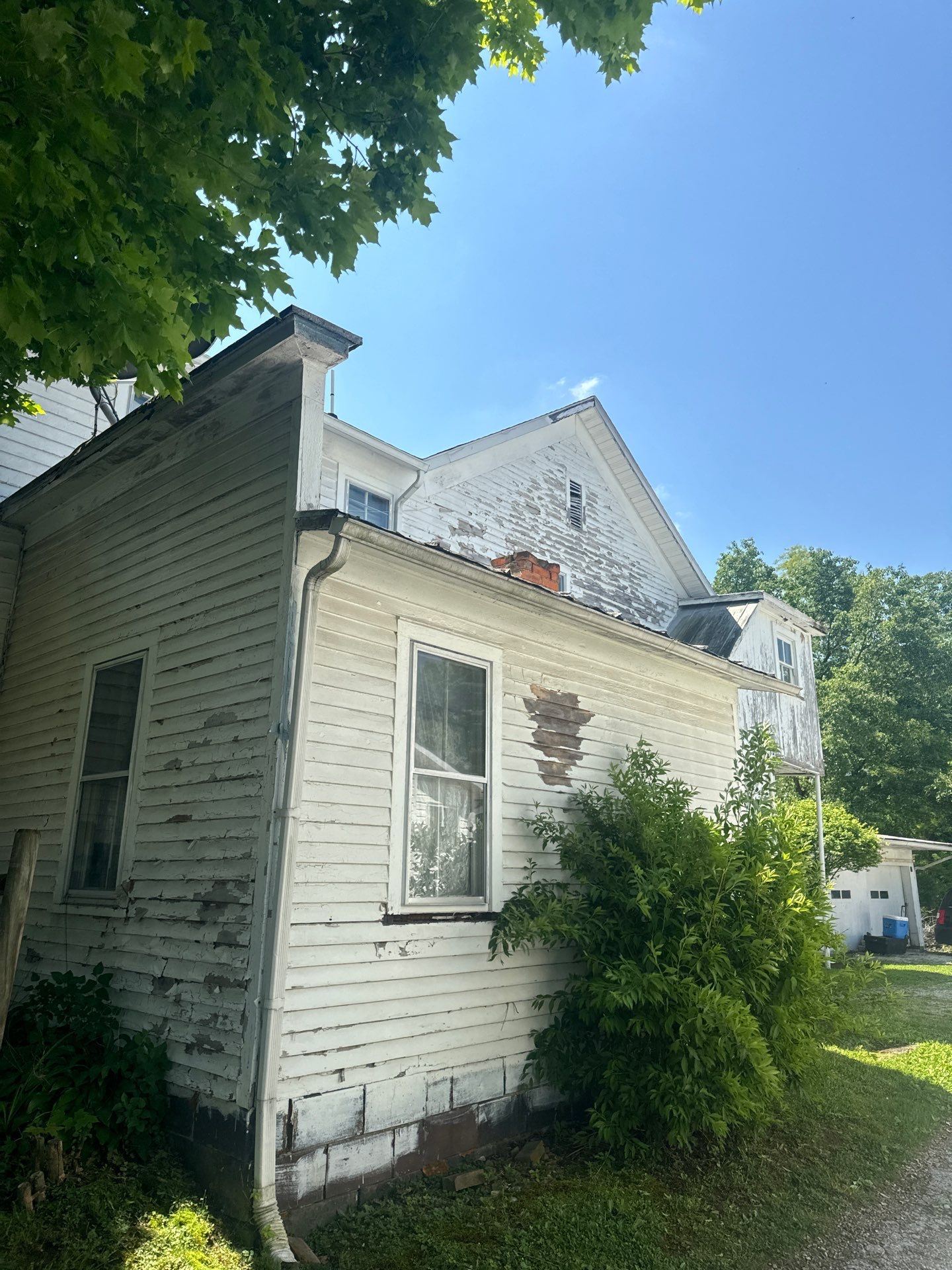 Siding Installation using Vinyl Siding by Rainstoppers Roofing