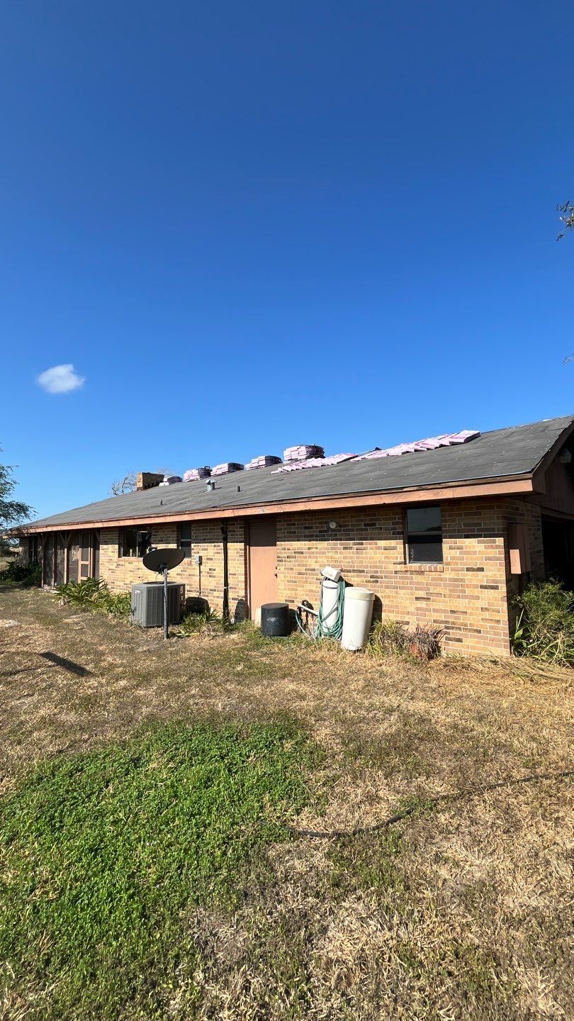 Country Roofing by Bayfront Roofing and Construction