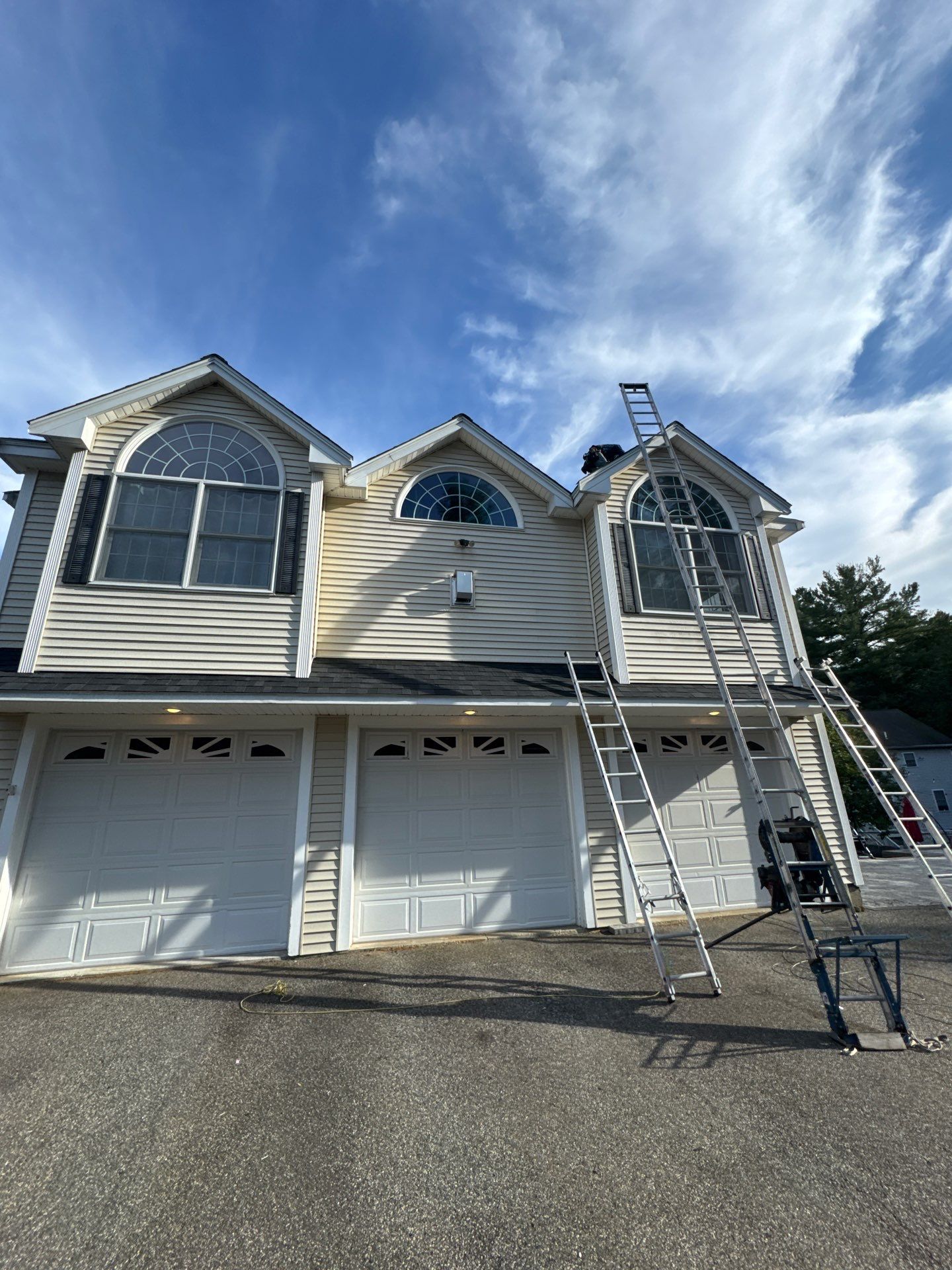 Complete Roof Replacement with Owens Corning TruDefinition Shingles by Mighty Dog Roofing of Greater Middlesex County
