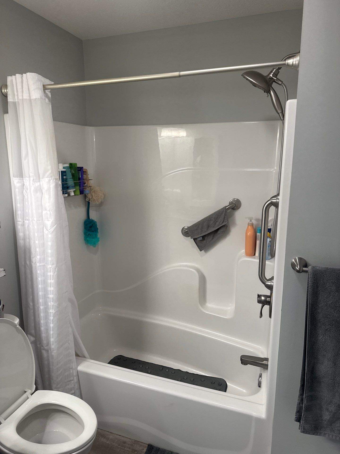 Bathtub to Shower Conversion by Farmer Home Solutions