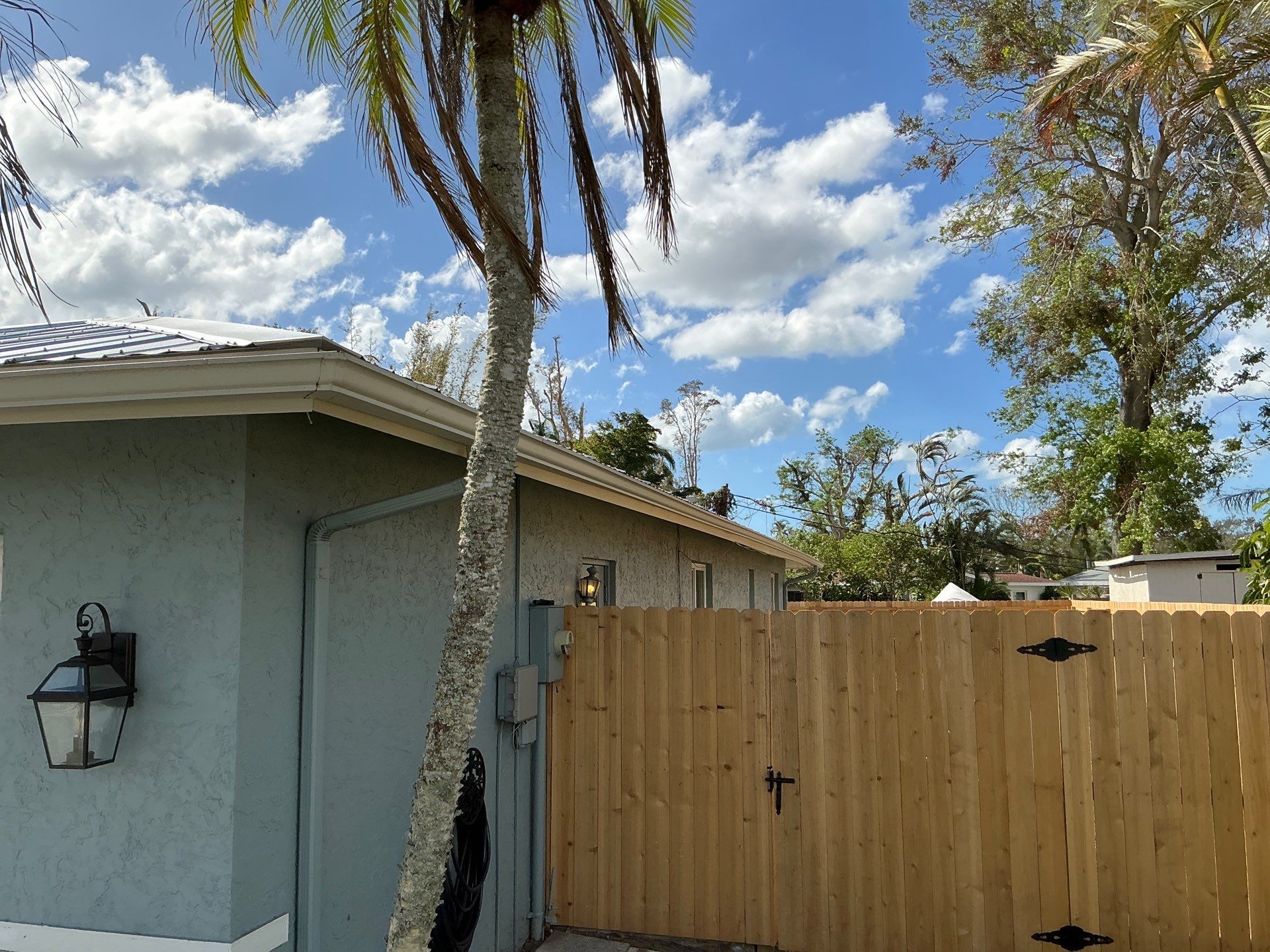 6-Inch Seamless Gutters in Sarasota FL by Gutter Professors