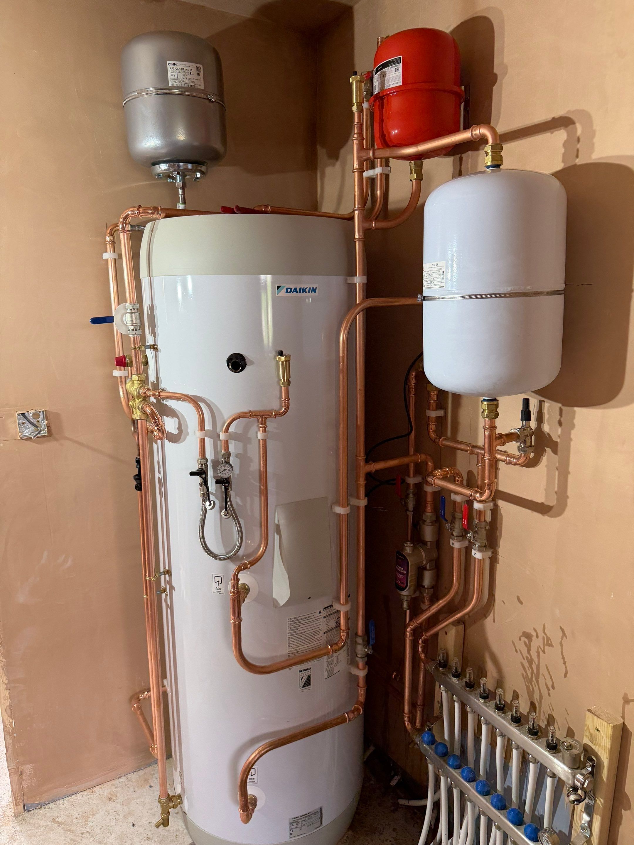 š” Ideal HP290 Heat Pump Installation for a Self-Build Project in Beverley ā Designed by Elite, Delivered Alongside the Customer by Elite Services Group Ltd