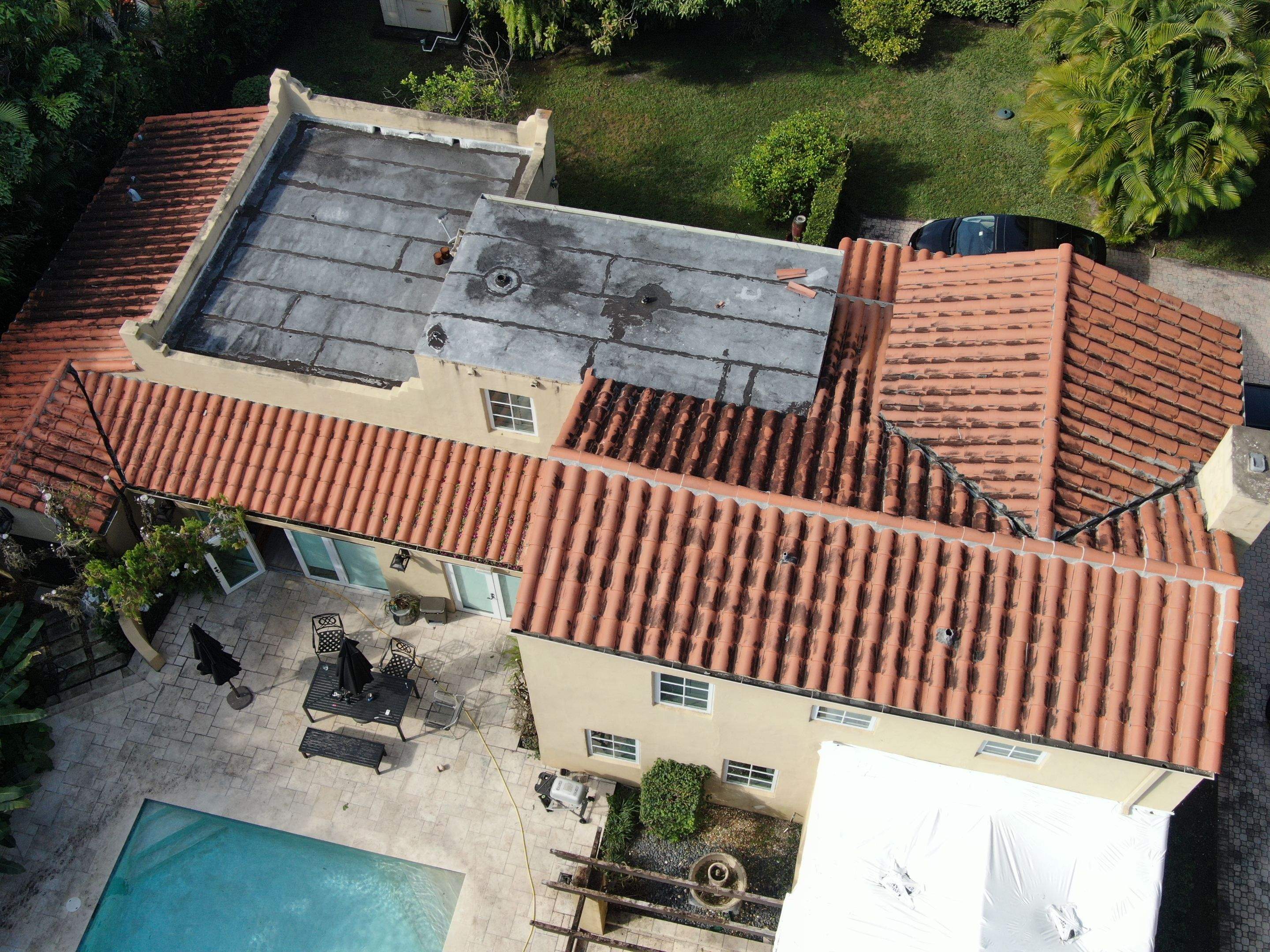 Verea Spanish S  - Fume Color by Istueta Roofing