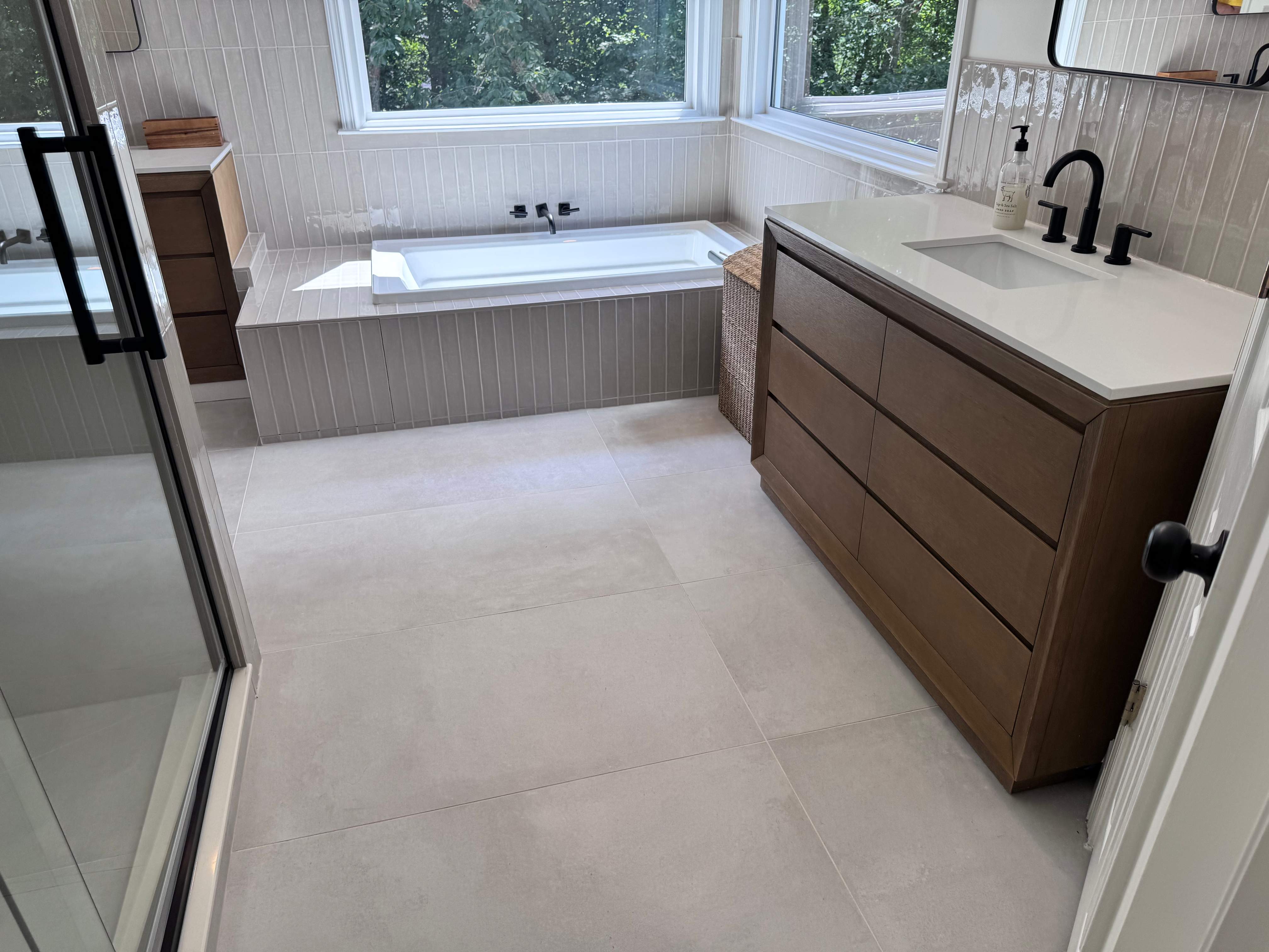 Master bathroom renovation by Prudencio