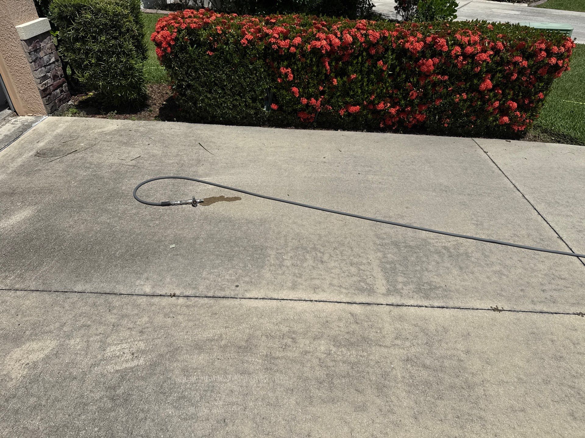 Concrete Driveway Cleaning – Covered Bridge Estates, Ellenton, FL by Sunshine AquaWash