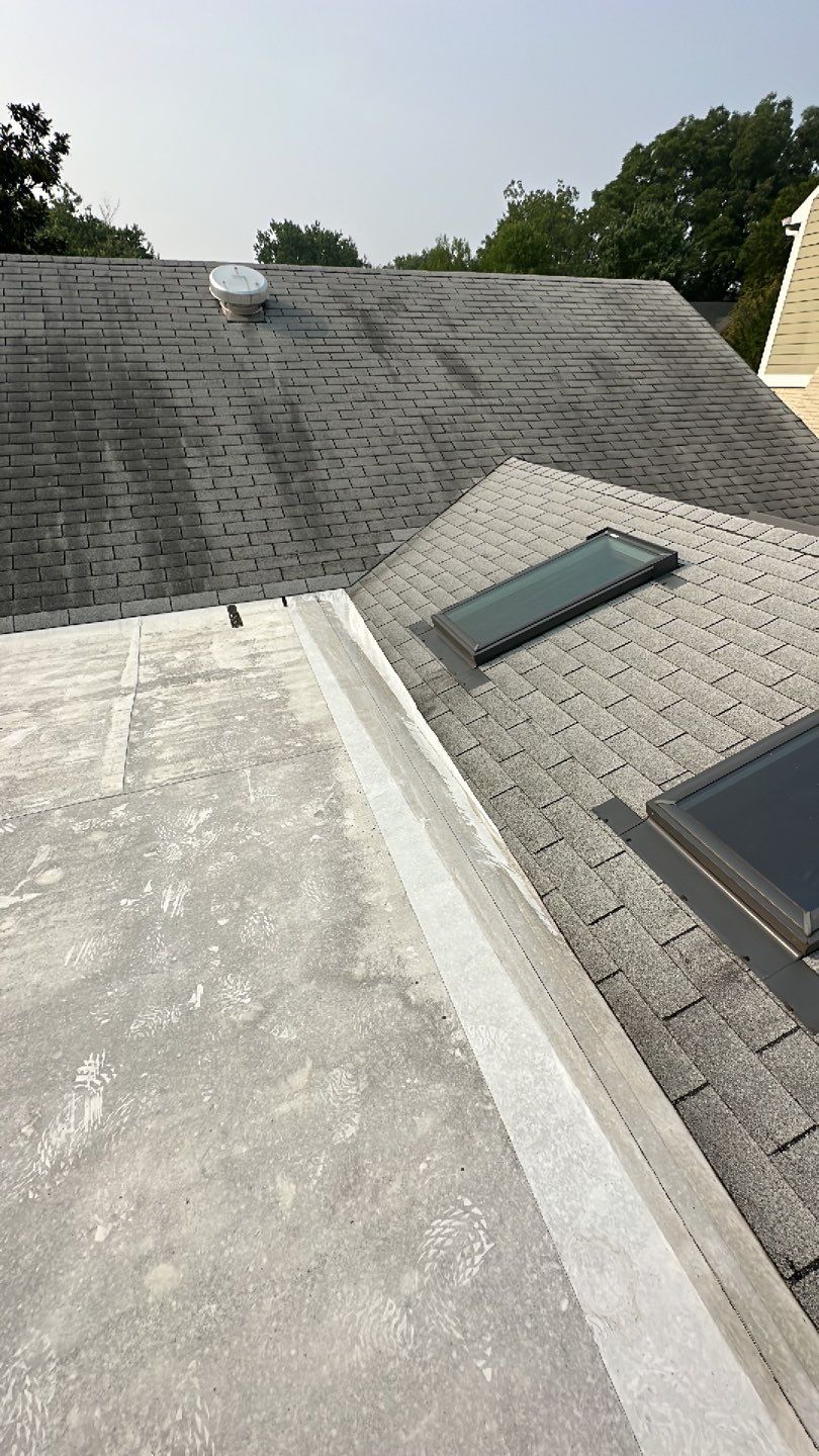 Arlington: CertainTeed Landmark Designer Shingles in Colonial Slate by RM Banning, Inc.