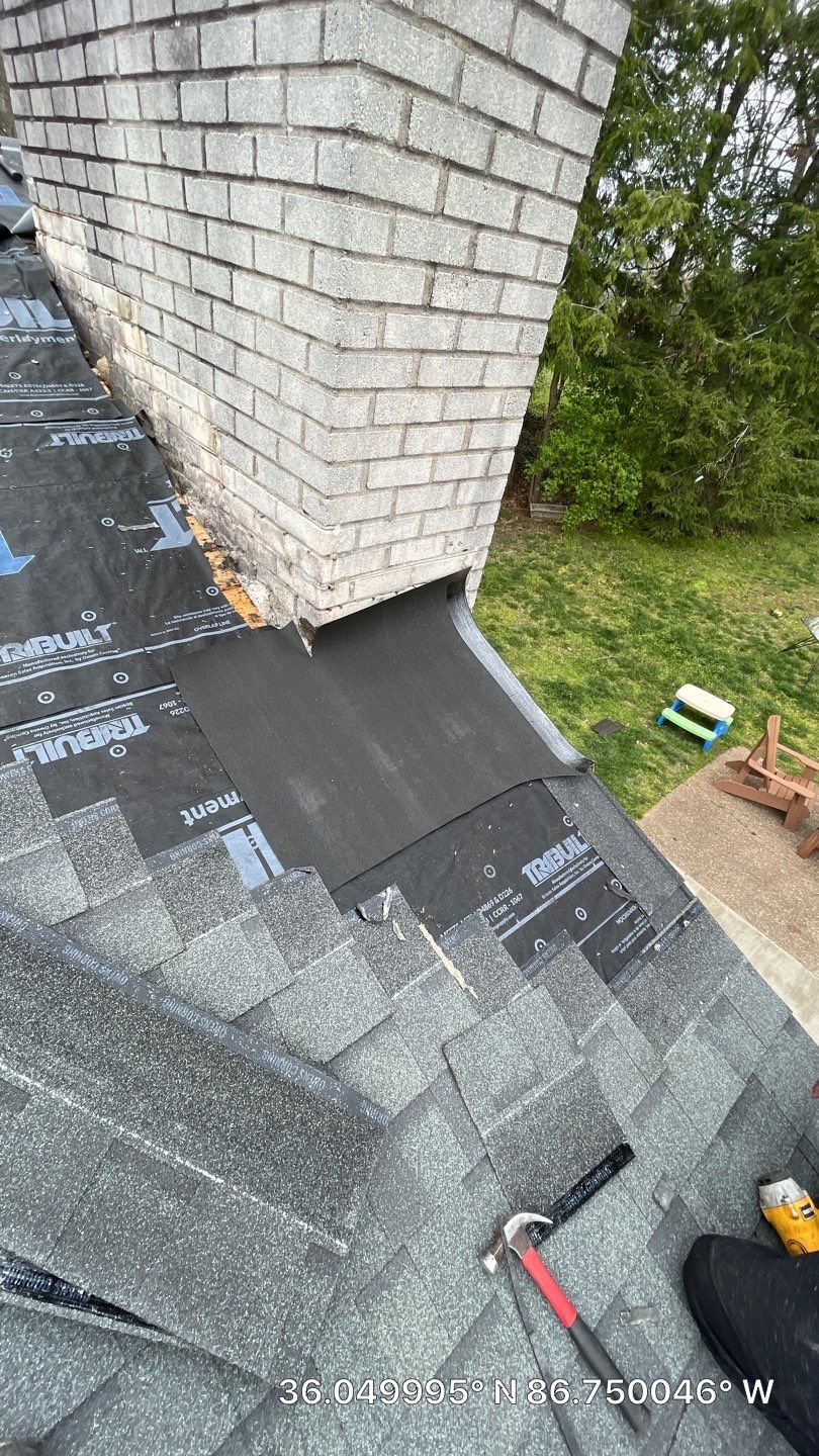 Residential Roofing Installation using Owens Corning Oakridge Roofing System by Undersun Roofing 