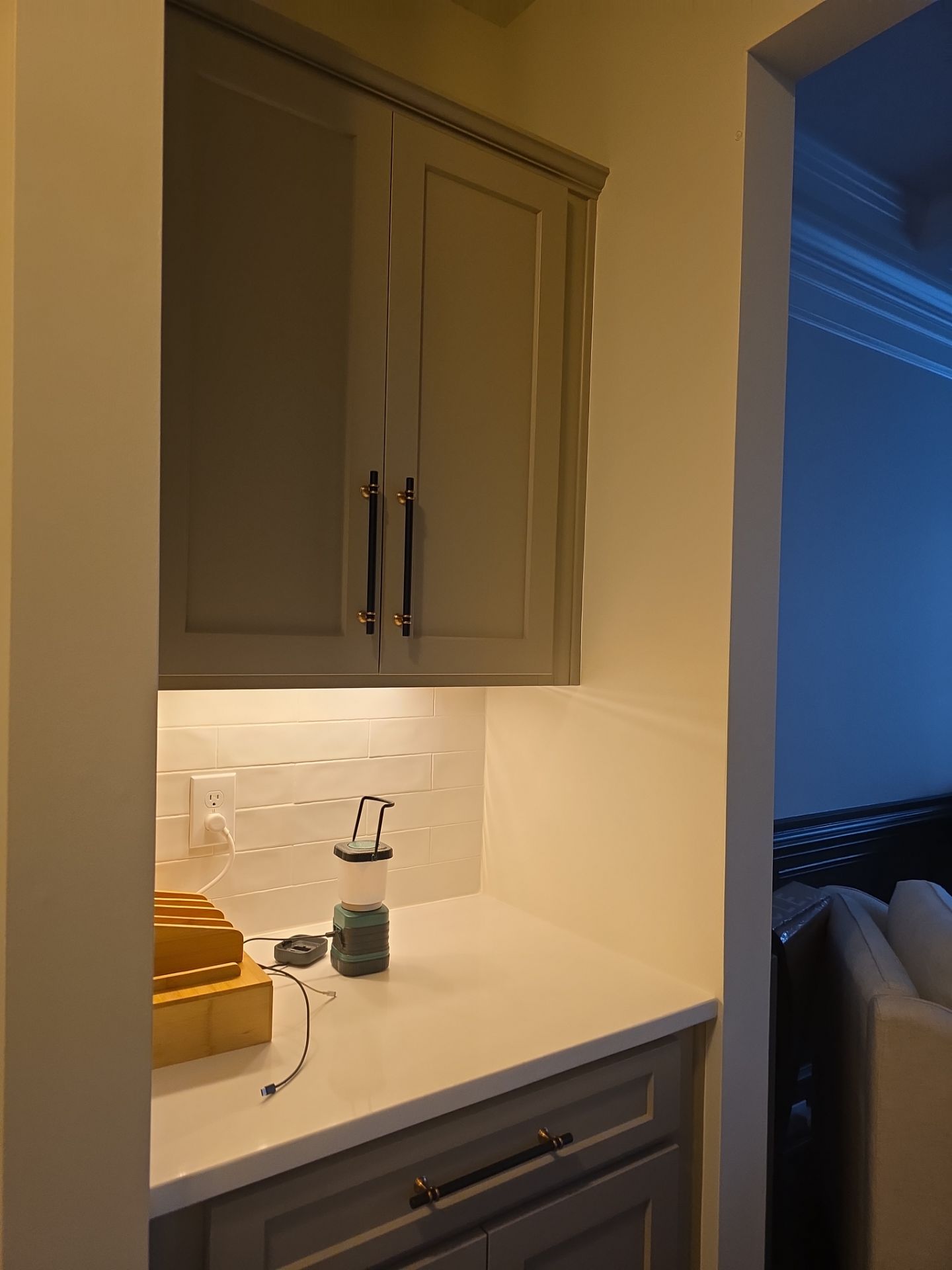 From Dated to Dazzling: A Bright Kitchen Transformation in Holly Springs by Elite Remodeling and Design LLC