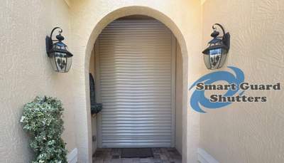 Rolling Shutter in Beige 