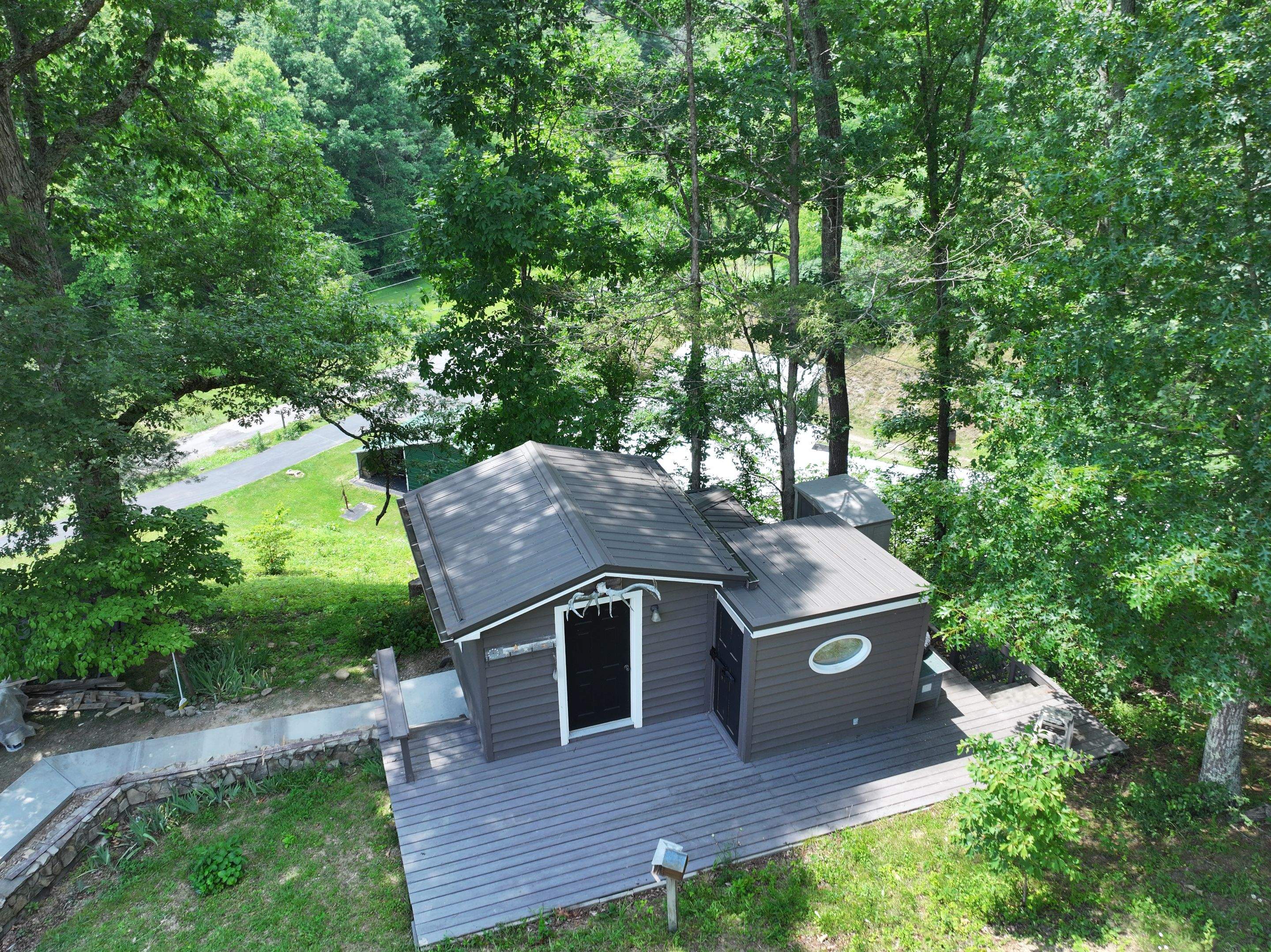 Rice Residence by Omnia Roofing