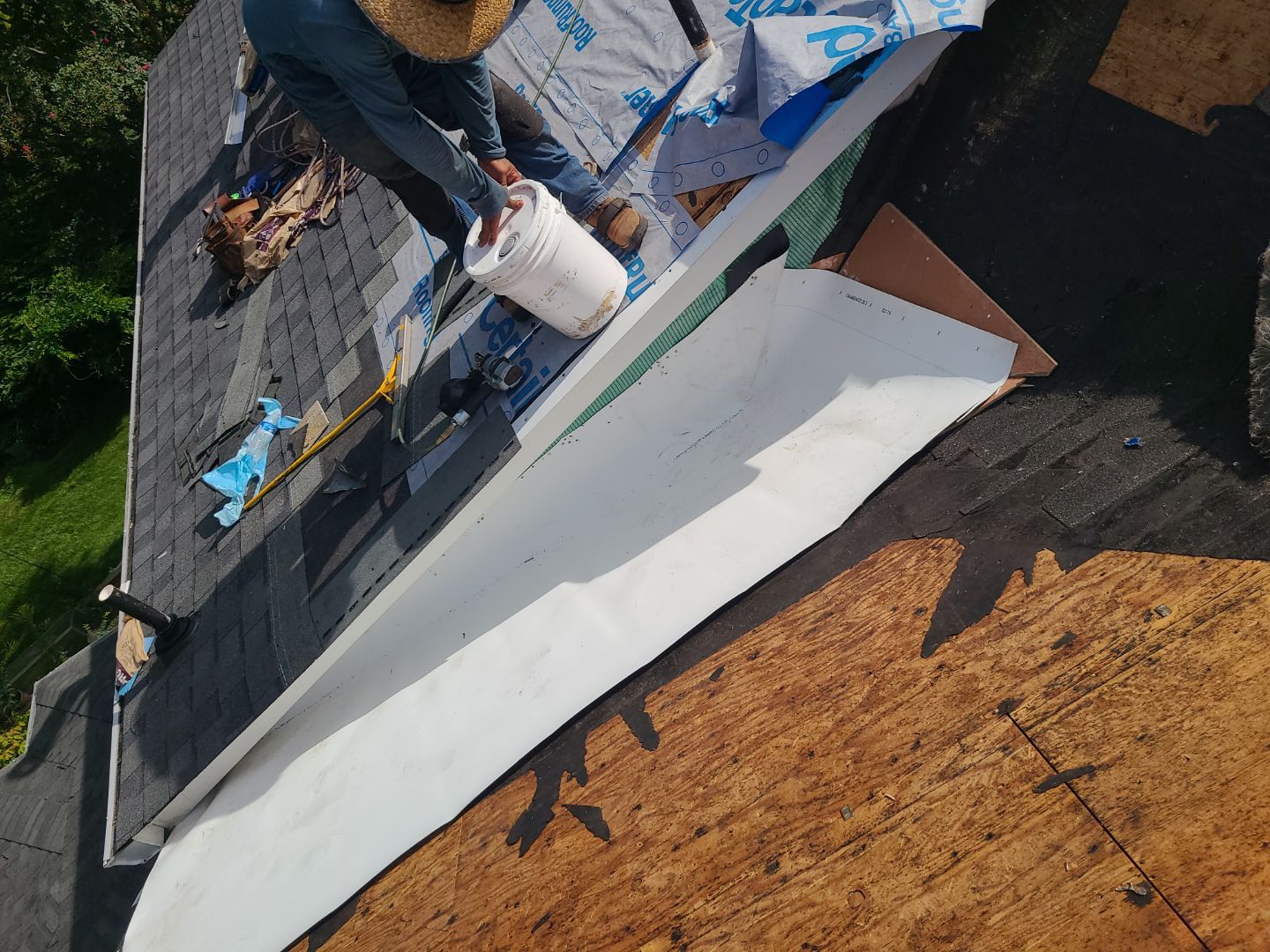 Falls Church: Roof Replacement with CertainTeed Landmark Pro in Max Def Pewterwood by RM Banning, Inc.