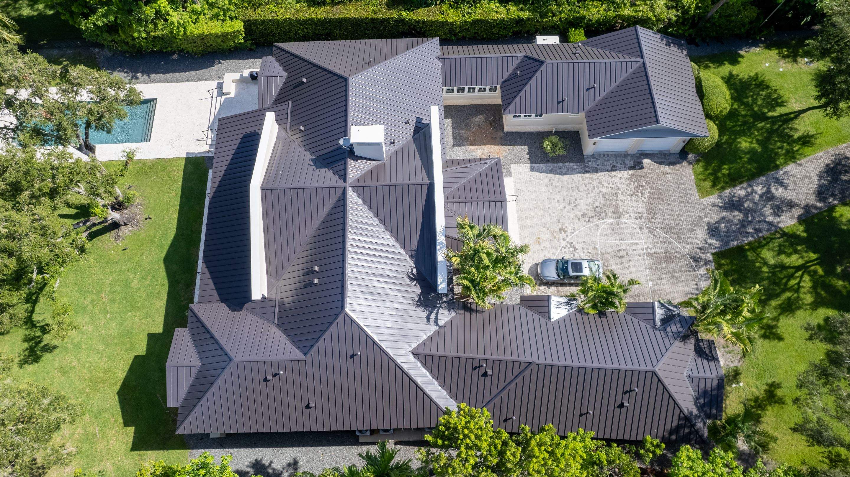 Metal Roof - Galvalume - Dark Bronze by Istueta Roofing