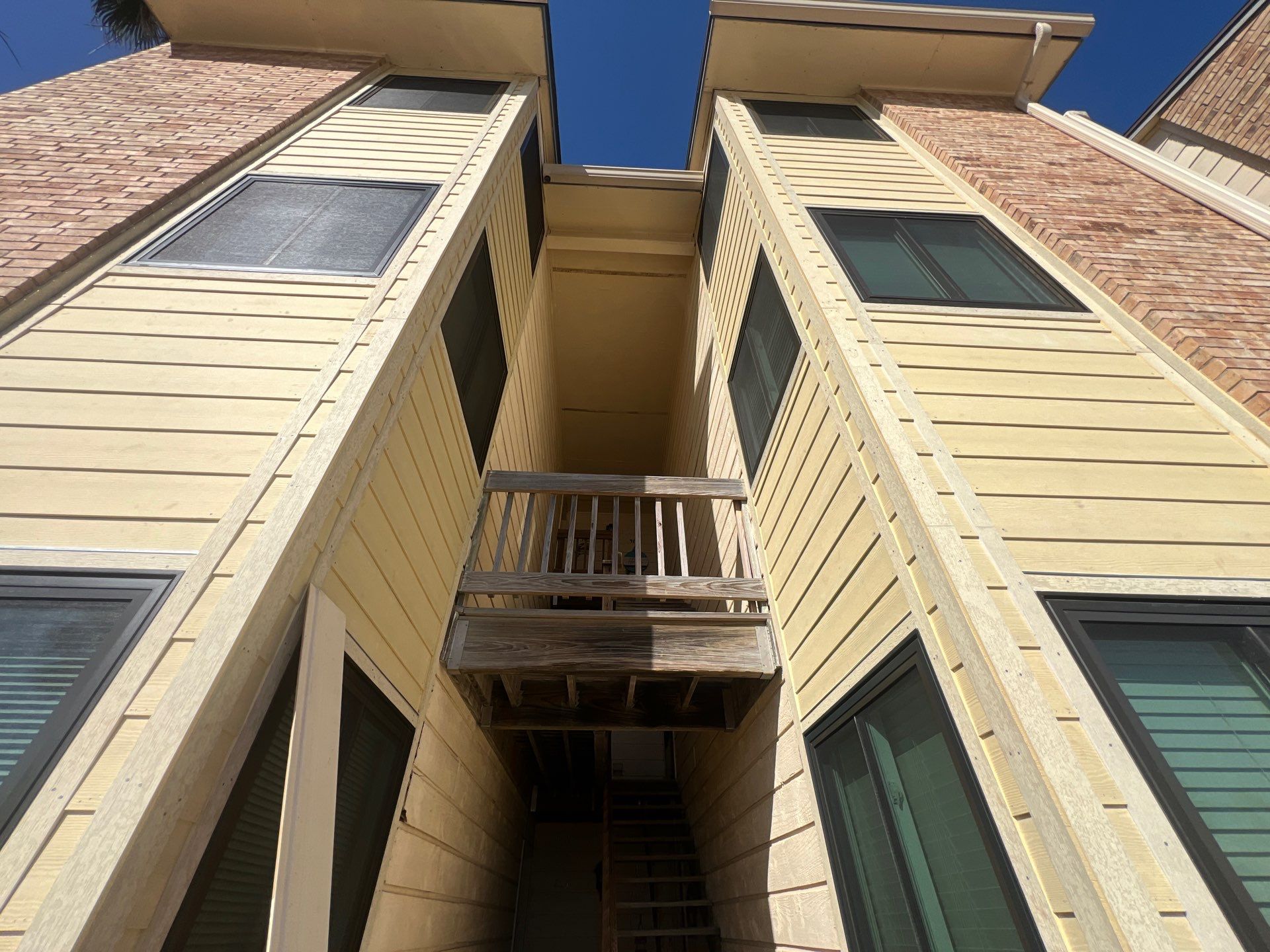Exterior remodel Fortuna Bay Condos by Bayfront Roofing and Construction