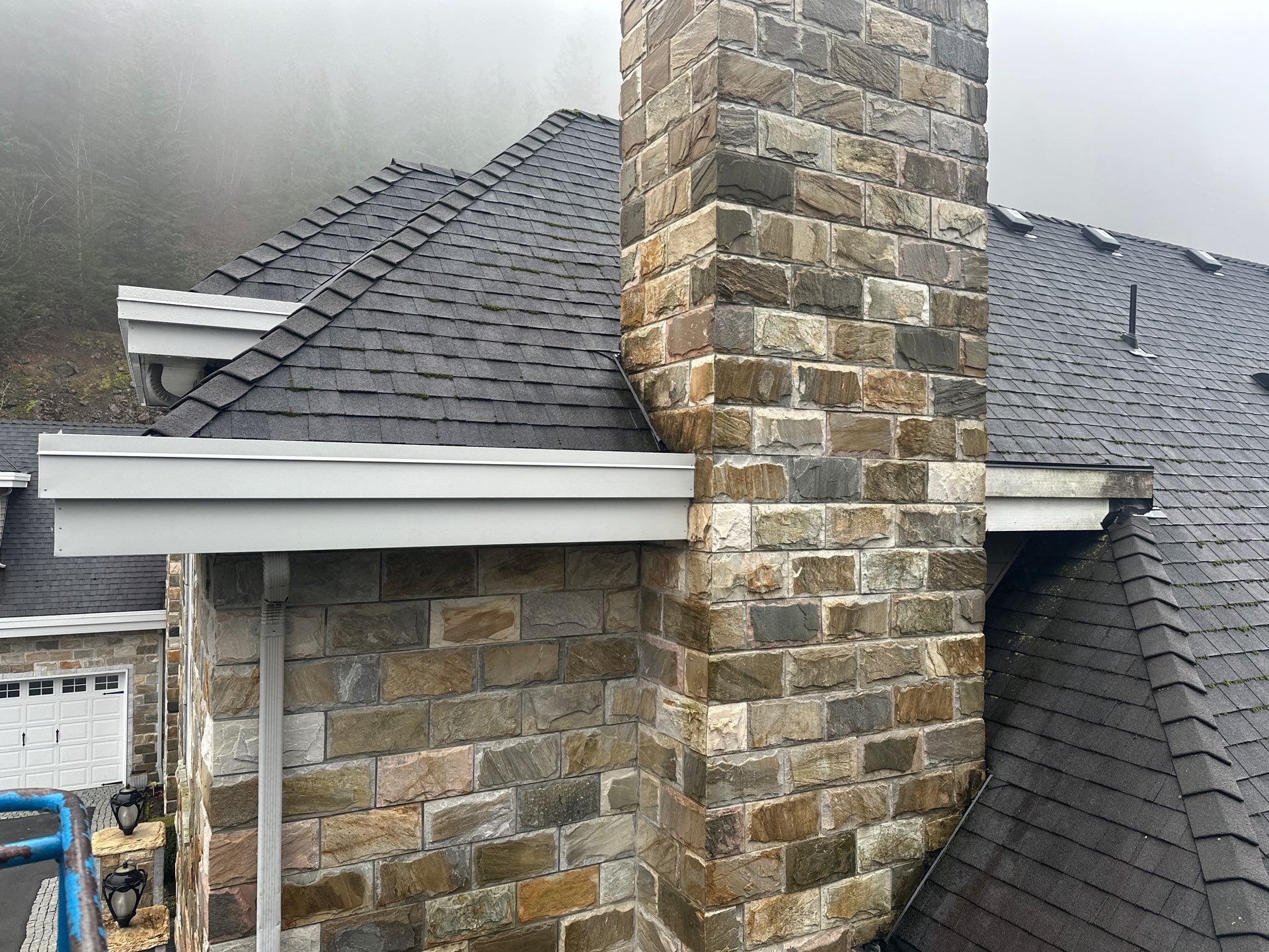 Residential Re-Roof using 26 GA Fascia Color White White by Top Notch Roofing Inc