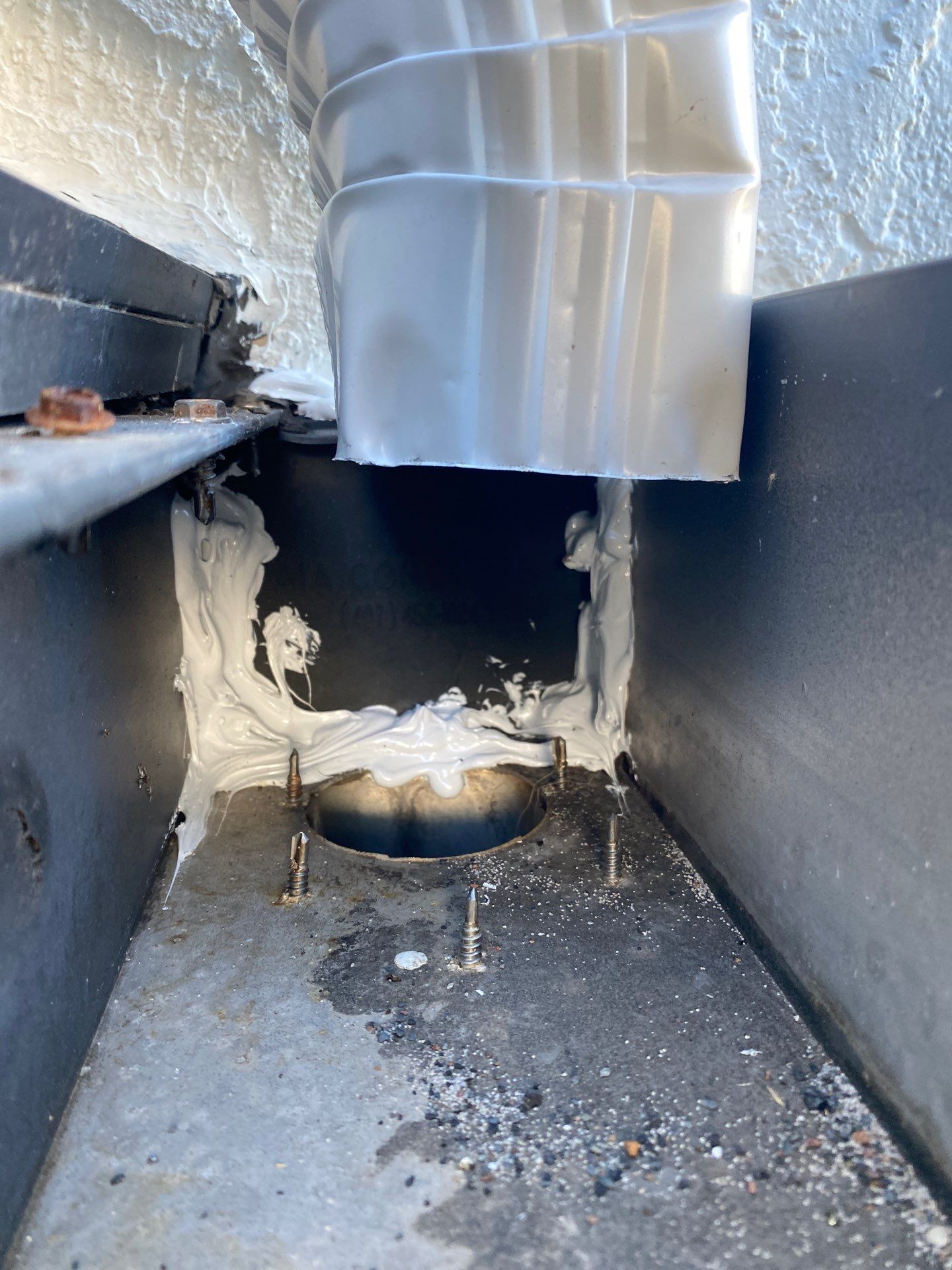 Gutter cleaning all buildings are the same for 6 units in Fort Myers FL by Gutter Professors