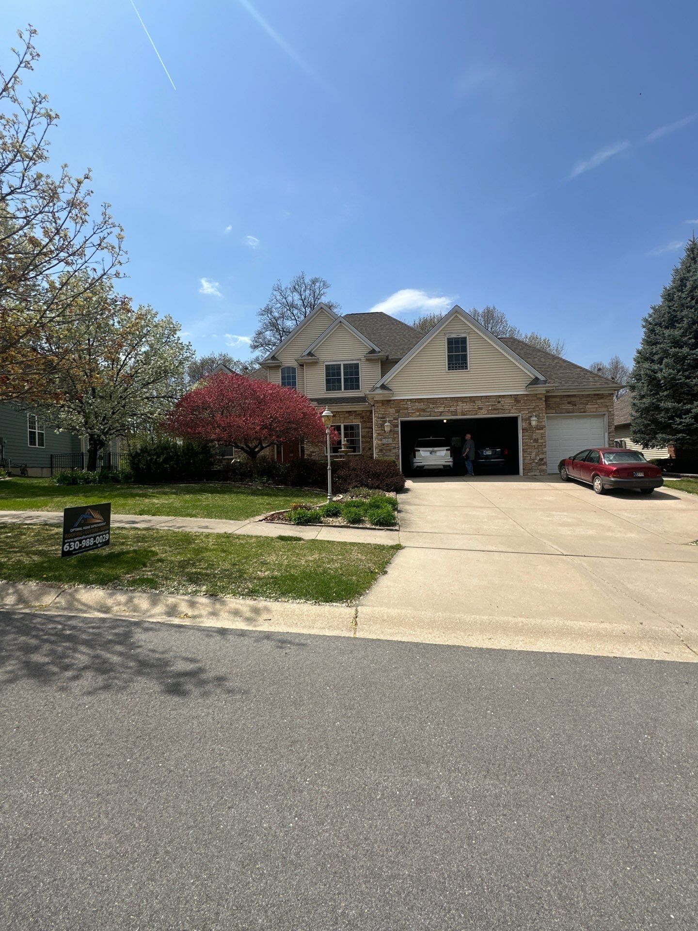 Roofing using GAF Weathered Wood by Optimal Home Improvement 