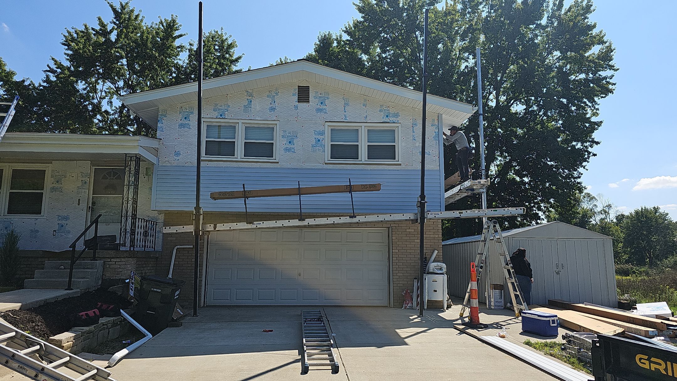 Polaris HomeView, Color: Coastal Sky by Eagle Eye Roofing