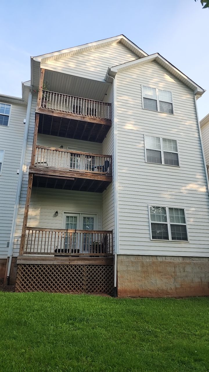 Appartment cleaning by Power Wash Masters LLC