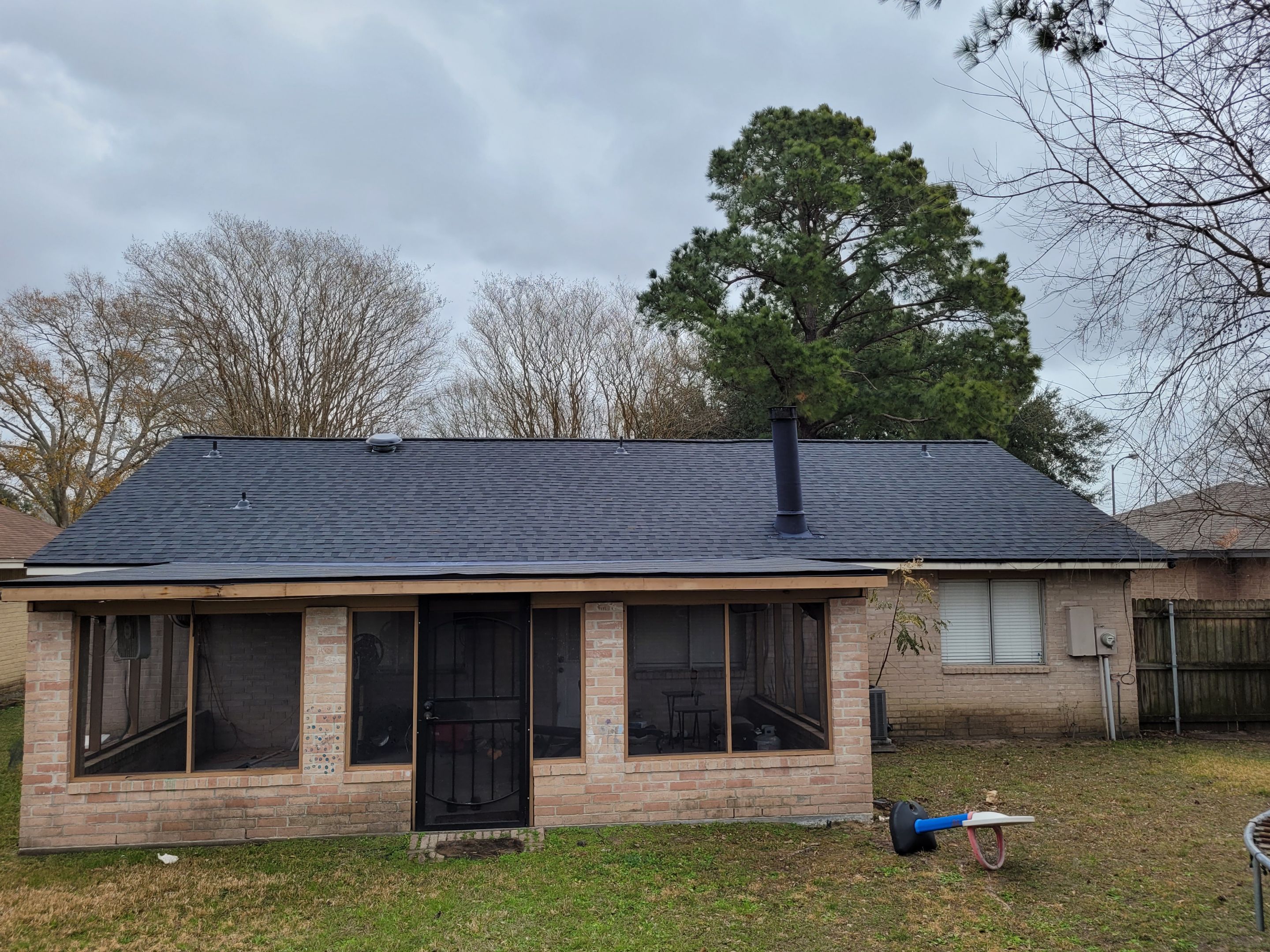 SureStart PLUS 4-STAR Warranty Fully covers materials, labor, tear-off and disposal expenses in years 1-50. by Roof Concepts Construction